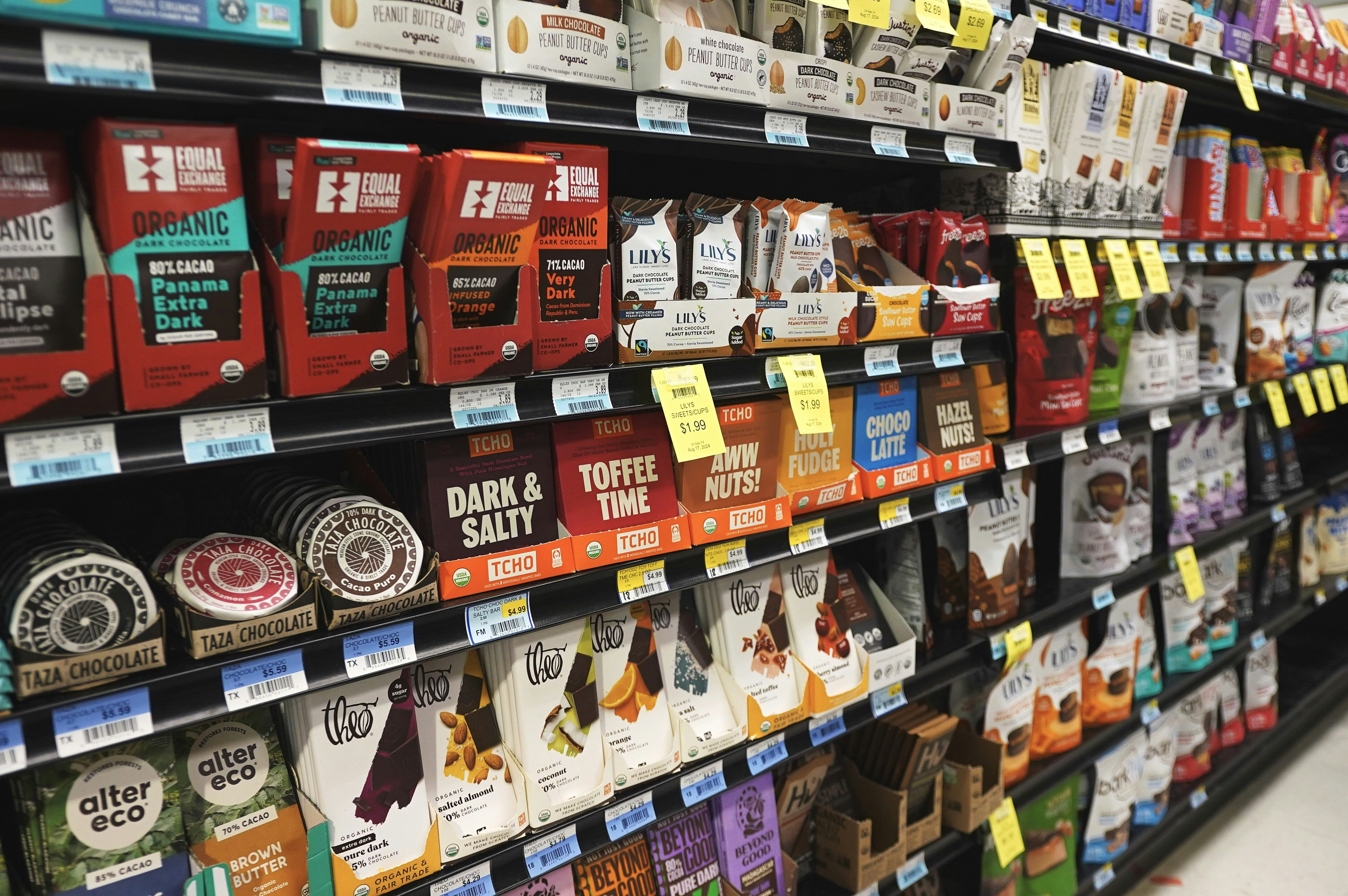 A store filled with lots of different types of items