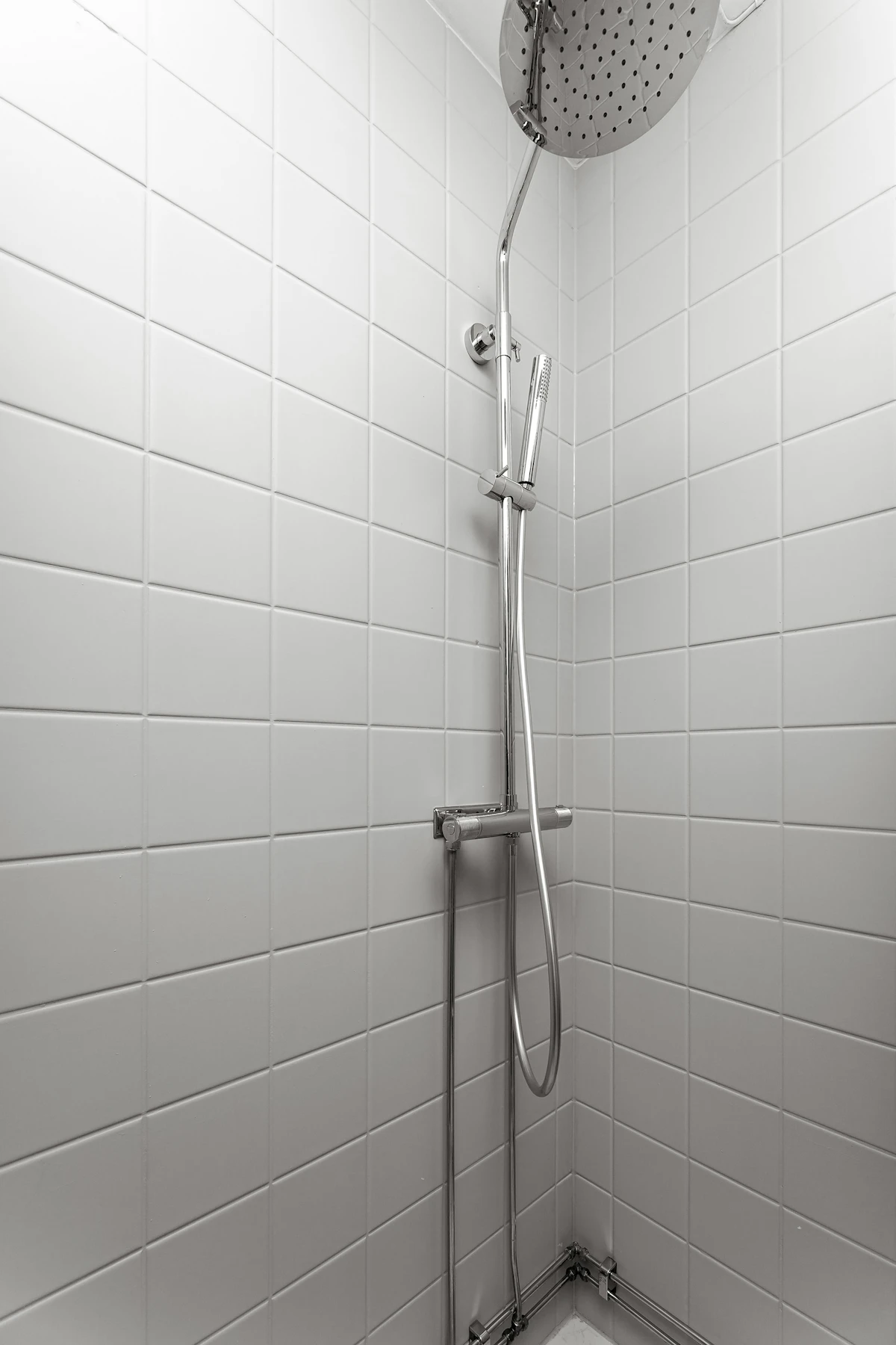 Showers: White Rail Column