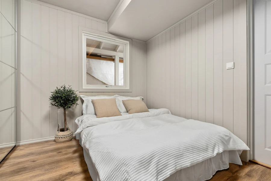 Kamar Putri A — AC + KM Dalam