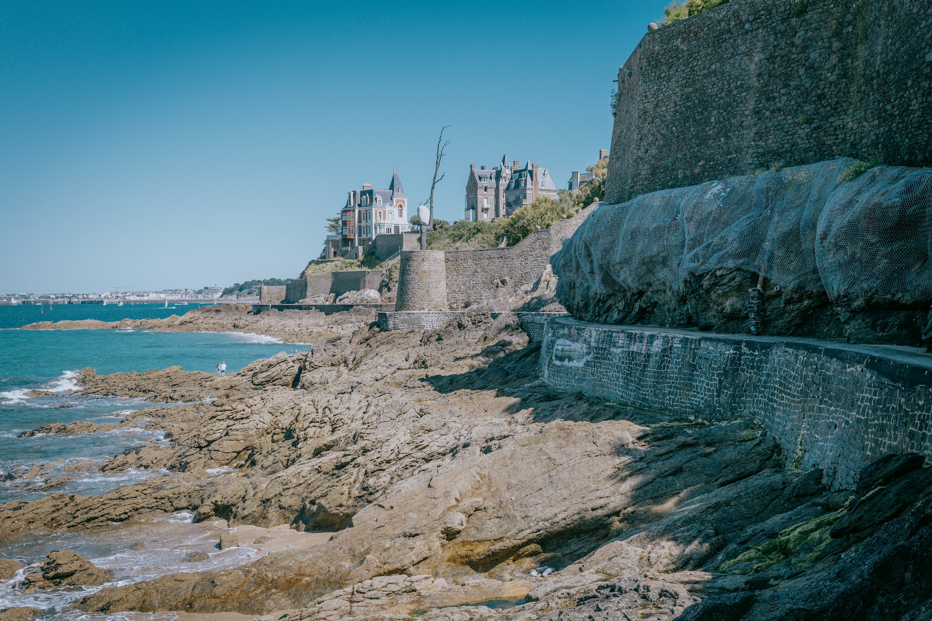 A view of the ocean from a rocky shore