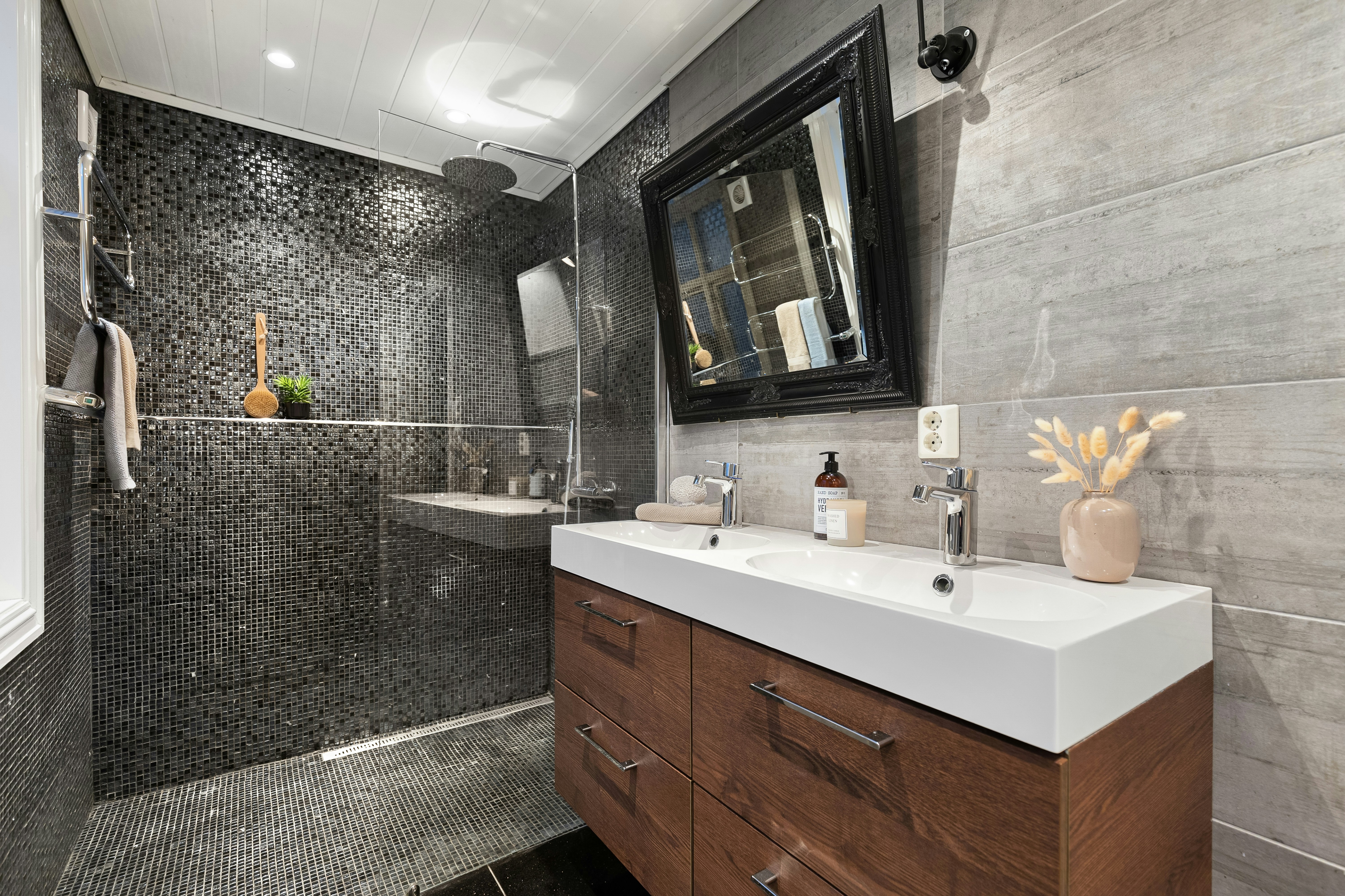 Photo by alextyson195