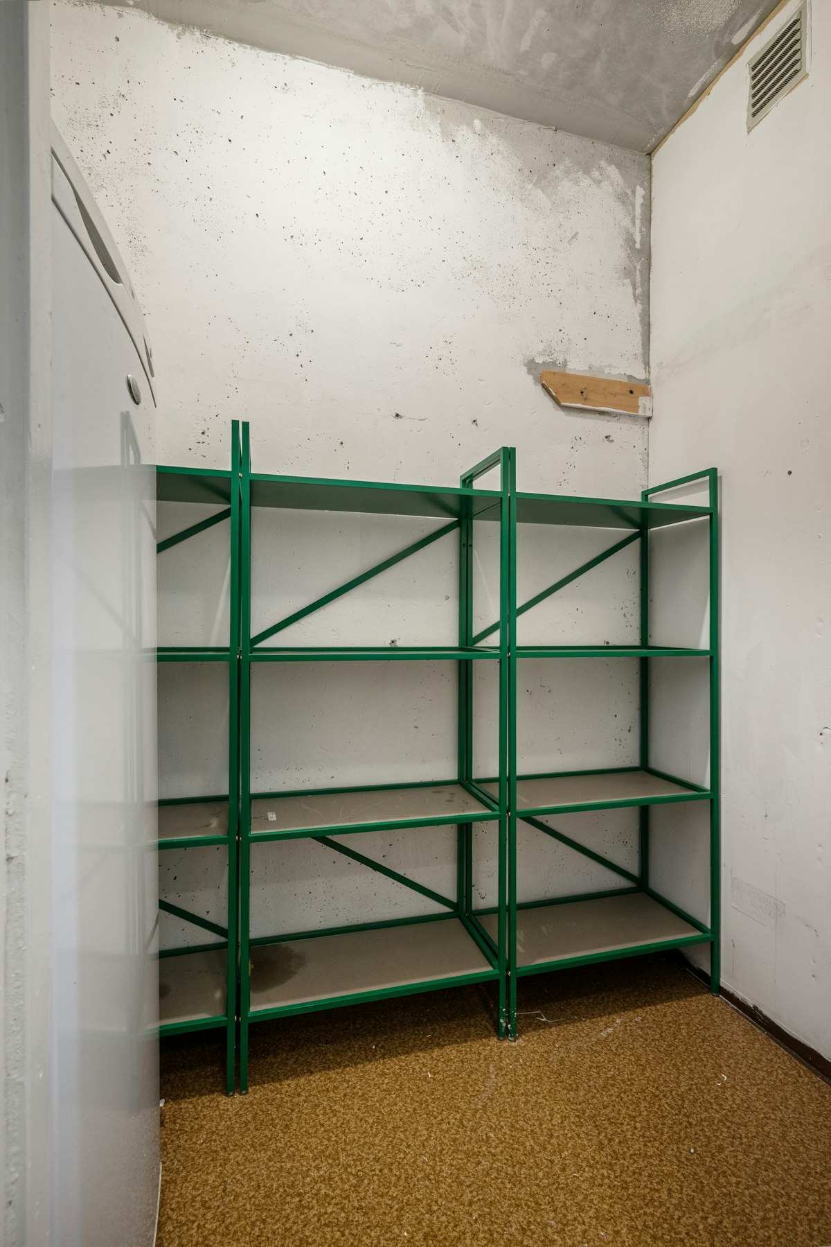 Shelving & hardware