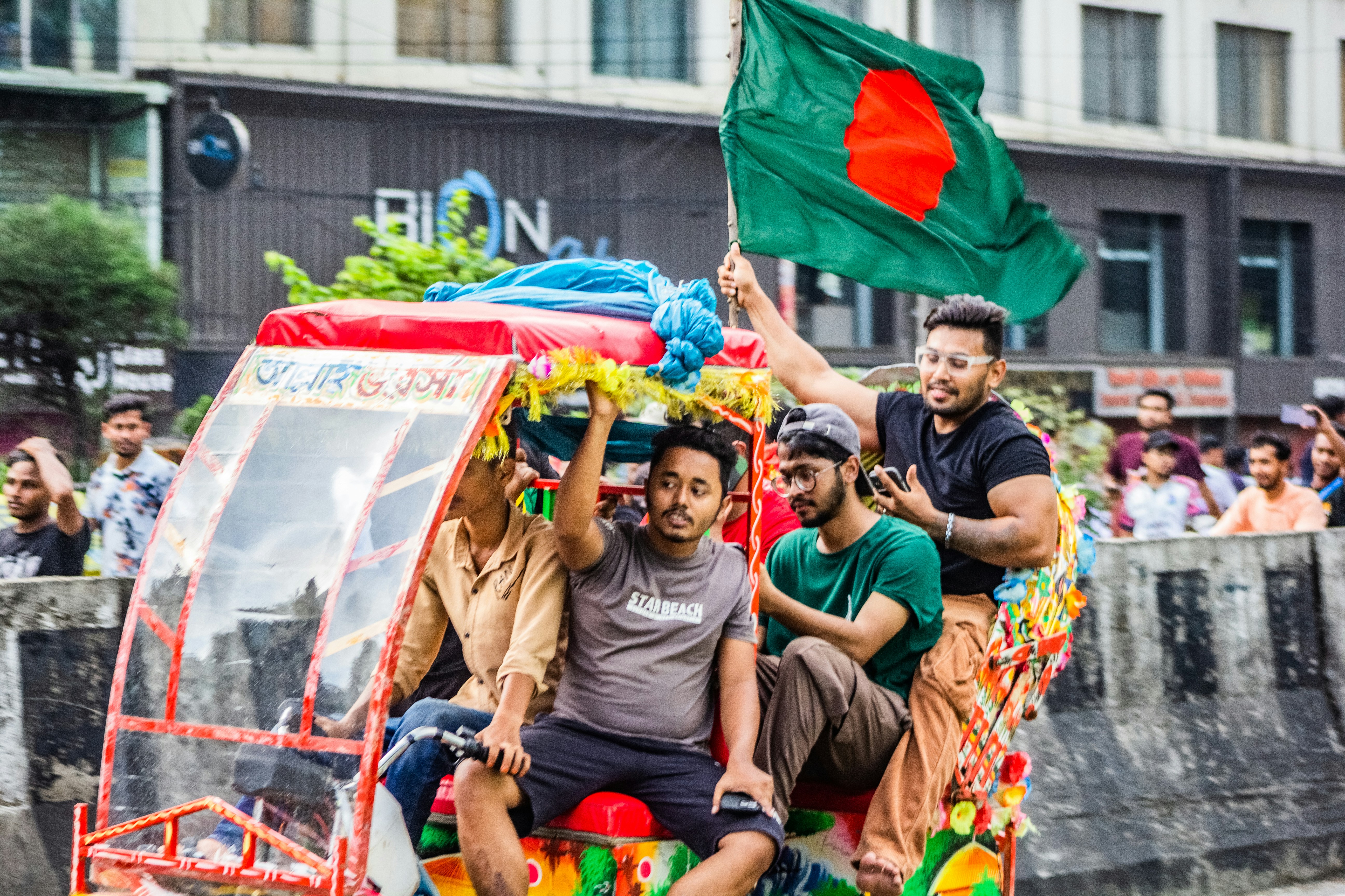The Ultimate Dhaka Travel Guide 2026: Navigating the Rickshaw Capital of the World
