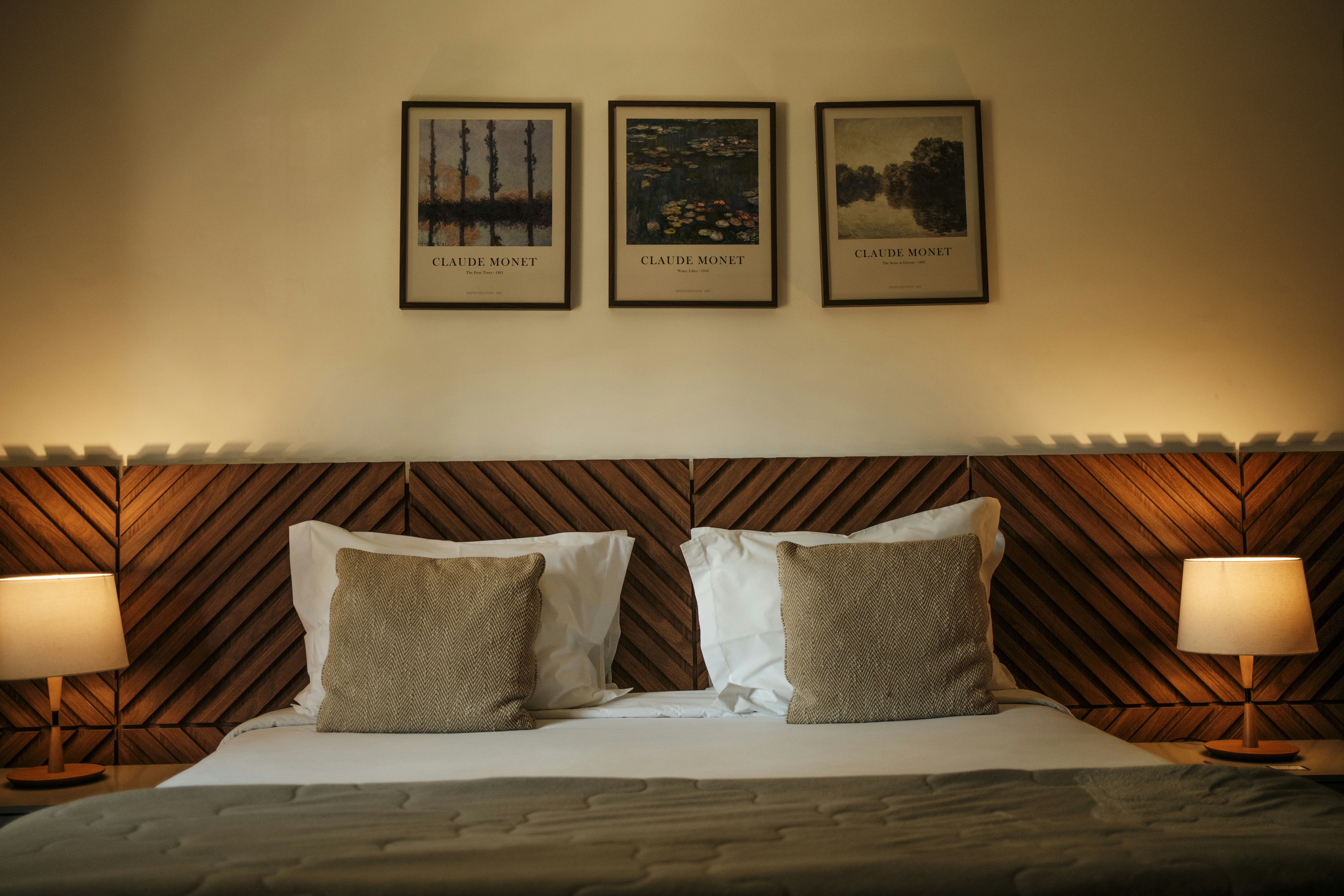 Photo 1722890552195 D90342de9a77?ixid=M3w0MzUxNjF8MHwxfHNlYXJjaHwxM3x8dHJhdmVsJTIwYWNjb21tb2RhdGlvbnxlbnwwfHx8fDE3NTI3NjEzODF8MA&ixlib=rb 4.1