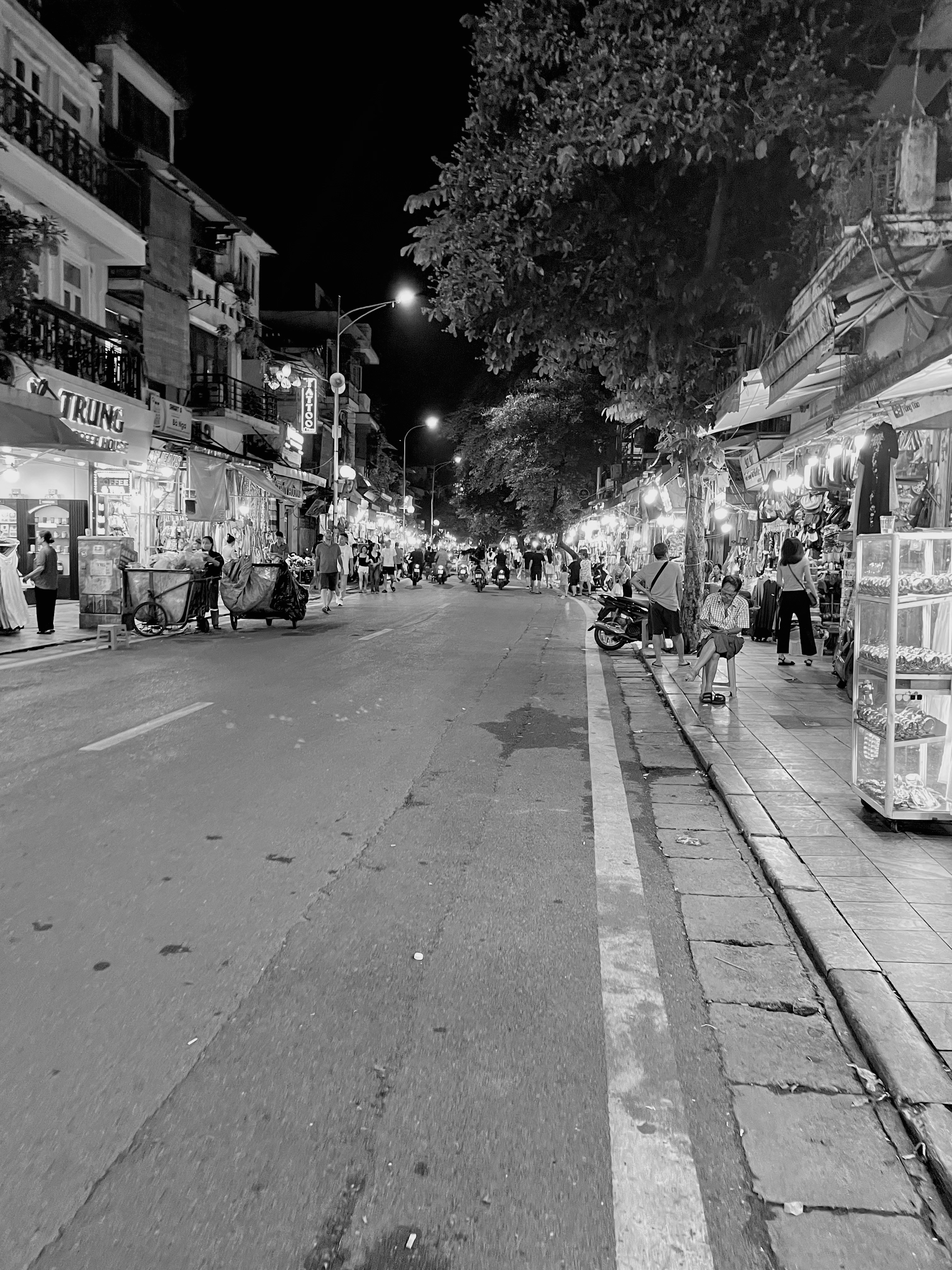 Hidden Speakeasies and Cocktail Lounges in the French Quarter