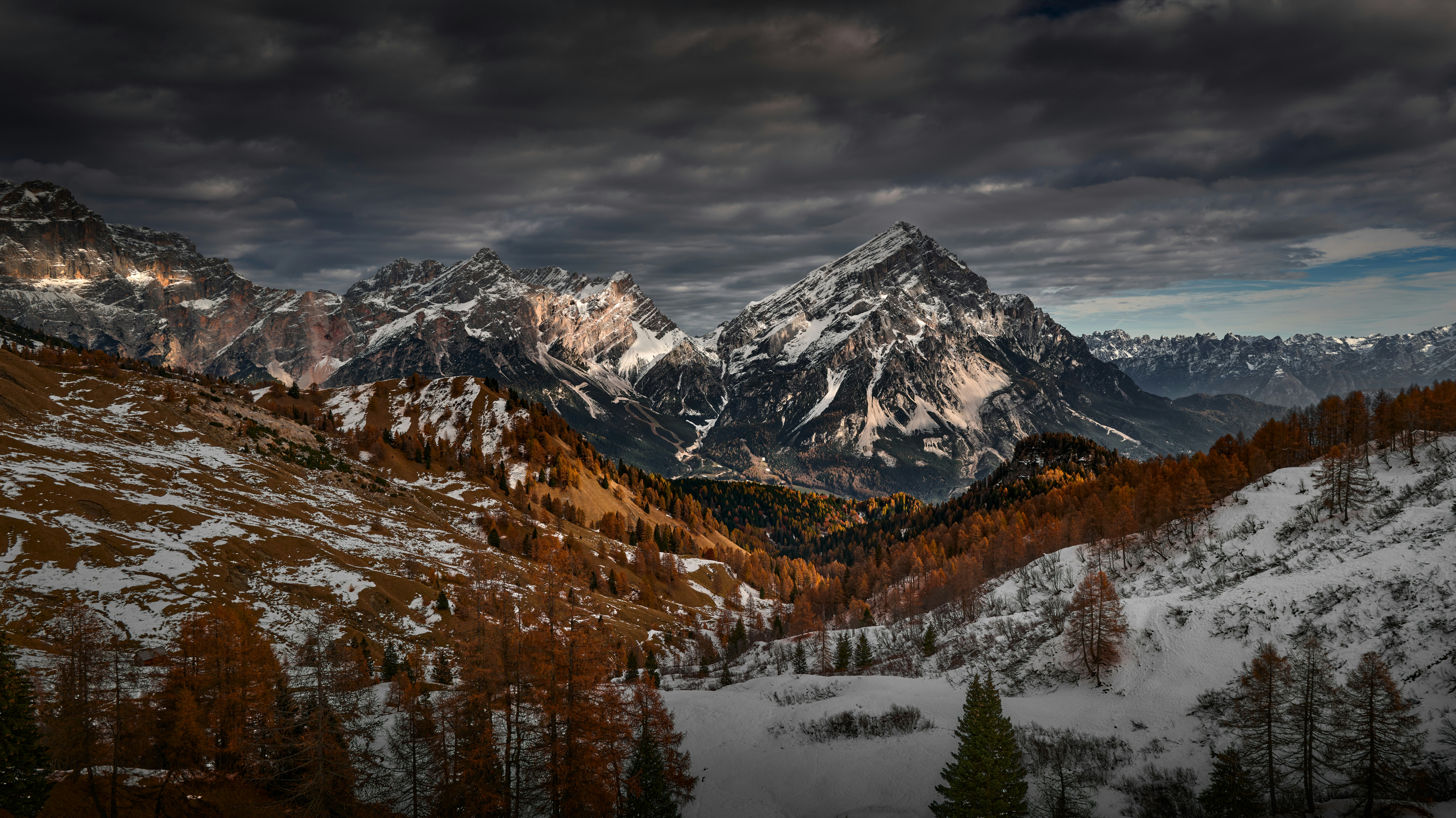 최강야구 팝업스토어: 여의도 더현대서울로 2024년 7월 19일부터 7월 30일까지 모여라!