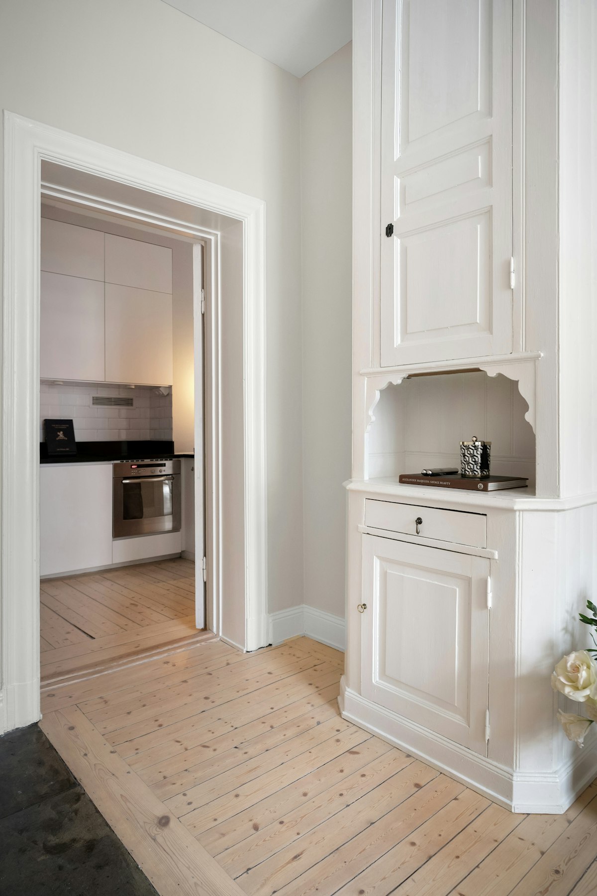 Custom kitchen cabinets in rift white oak