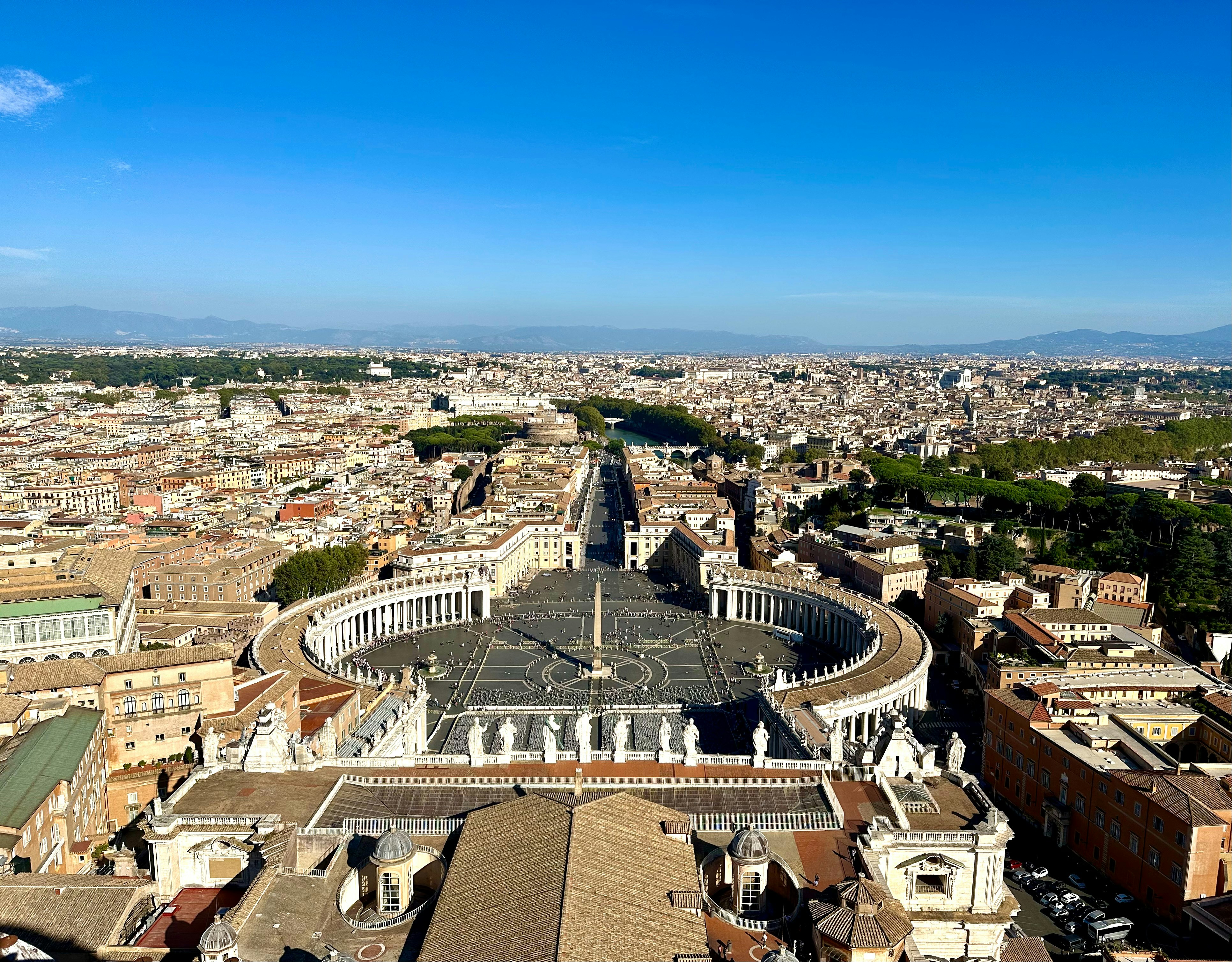 Photo by maximilian_brand