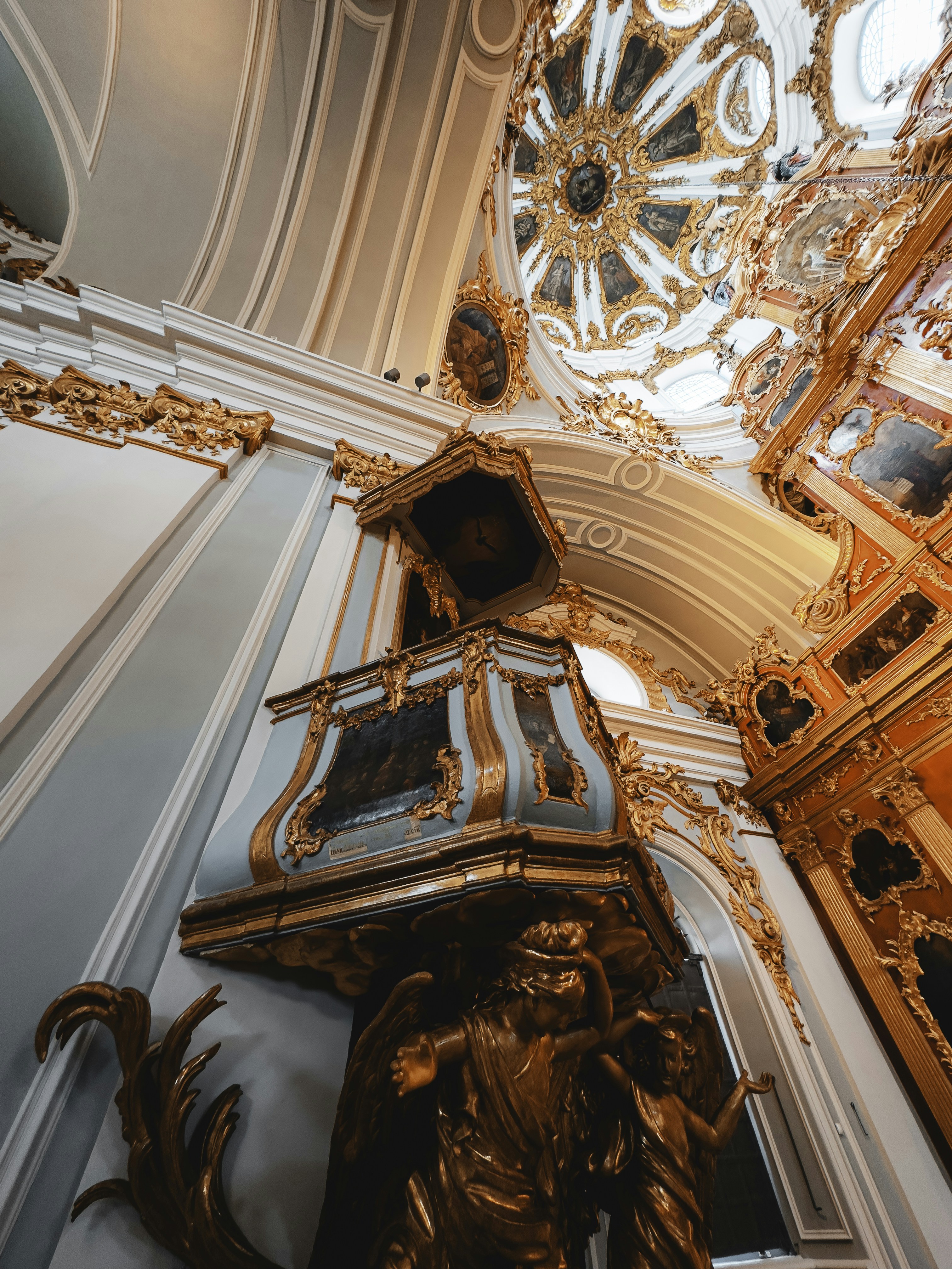 Photo by allenboguslavsky