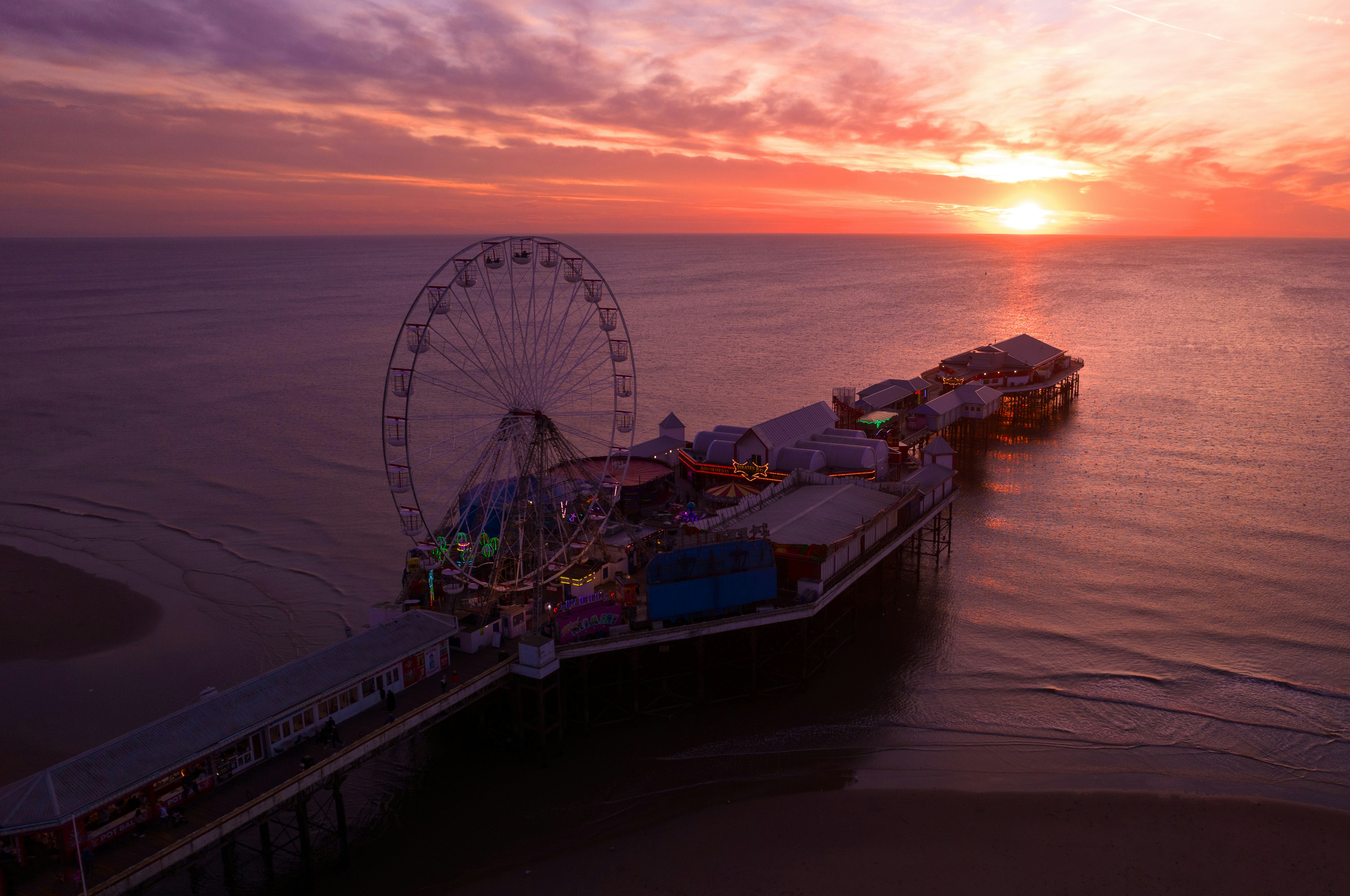 원천징수와 4대보험의 차이는 무엇인가요?