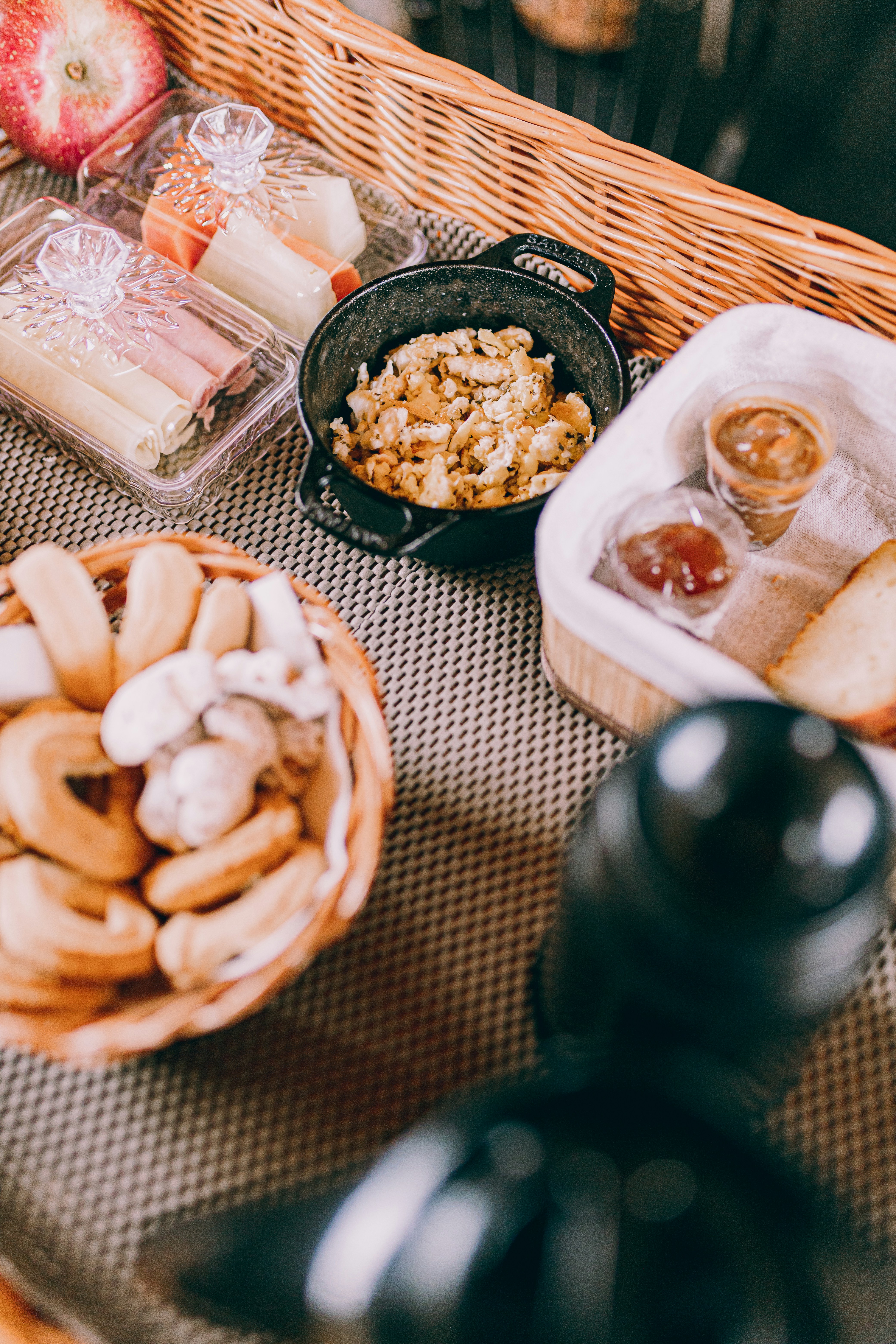 Photo by alexandermassph