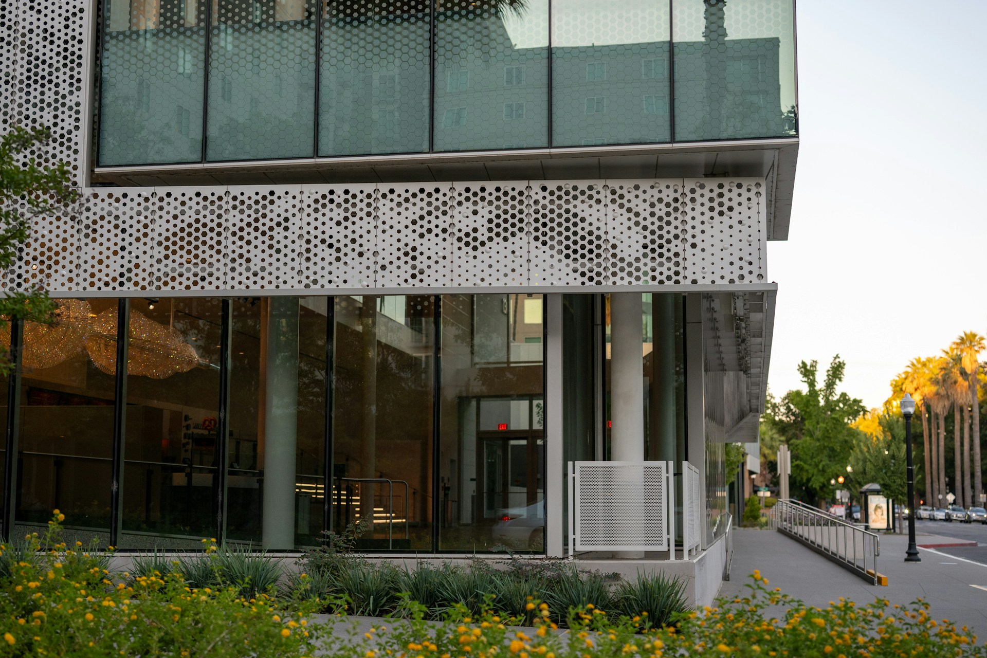 A building that has a lot of windows on it