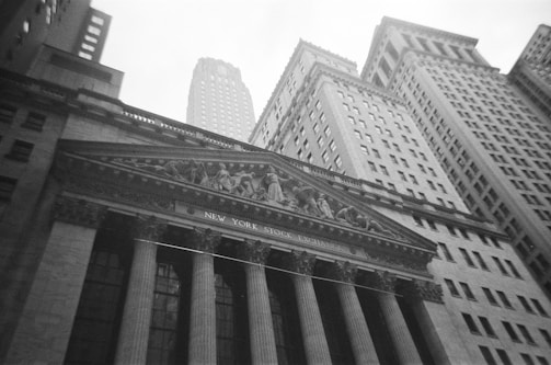 A black and white photo of a building in new york city