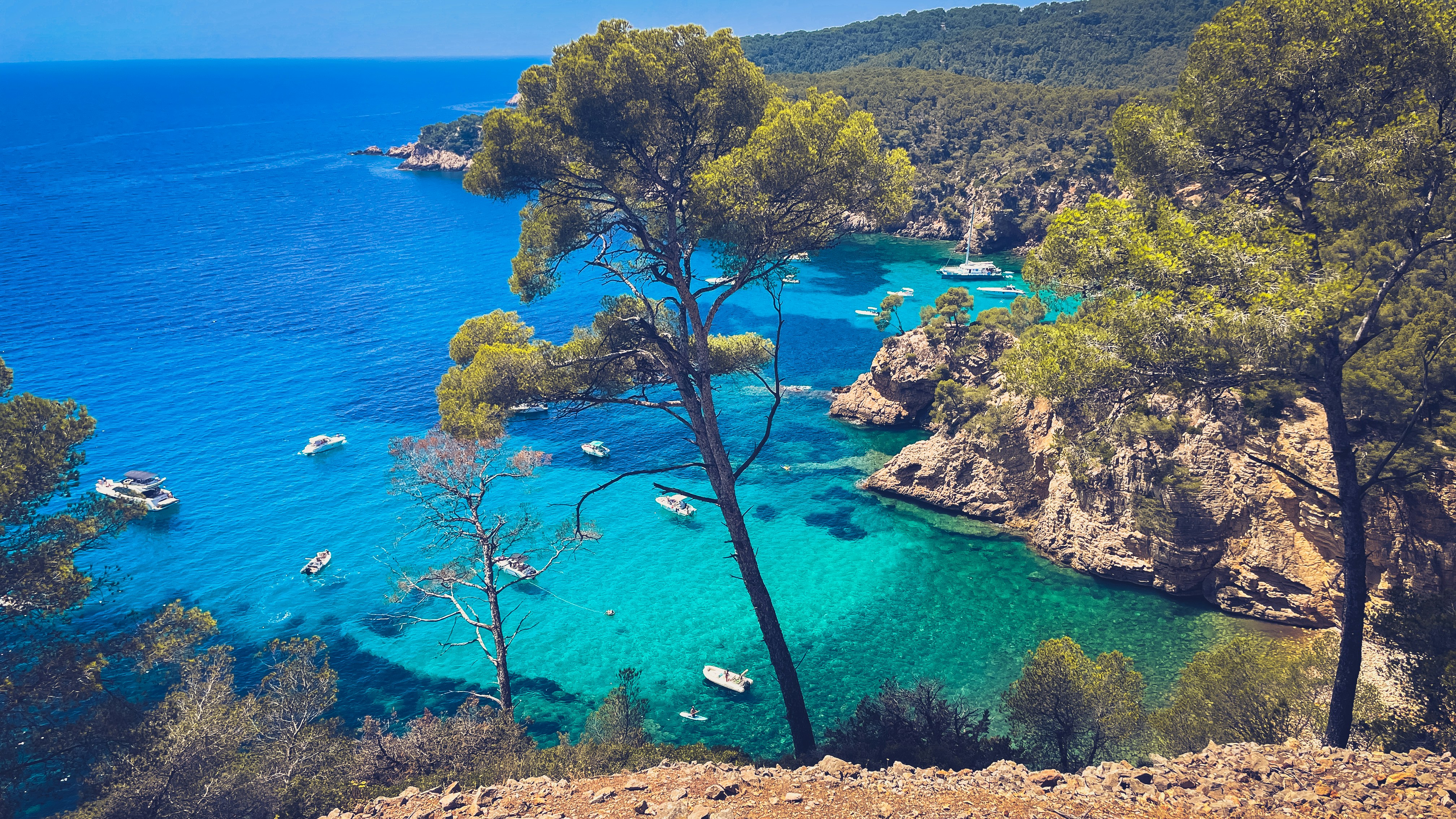 Saint-Cyr-Sur-Mer ville touristique de Provence nichée entre Bandol et La Ciotat