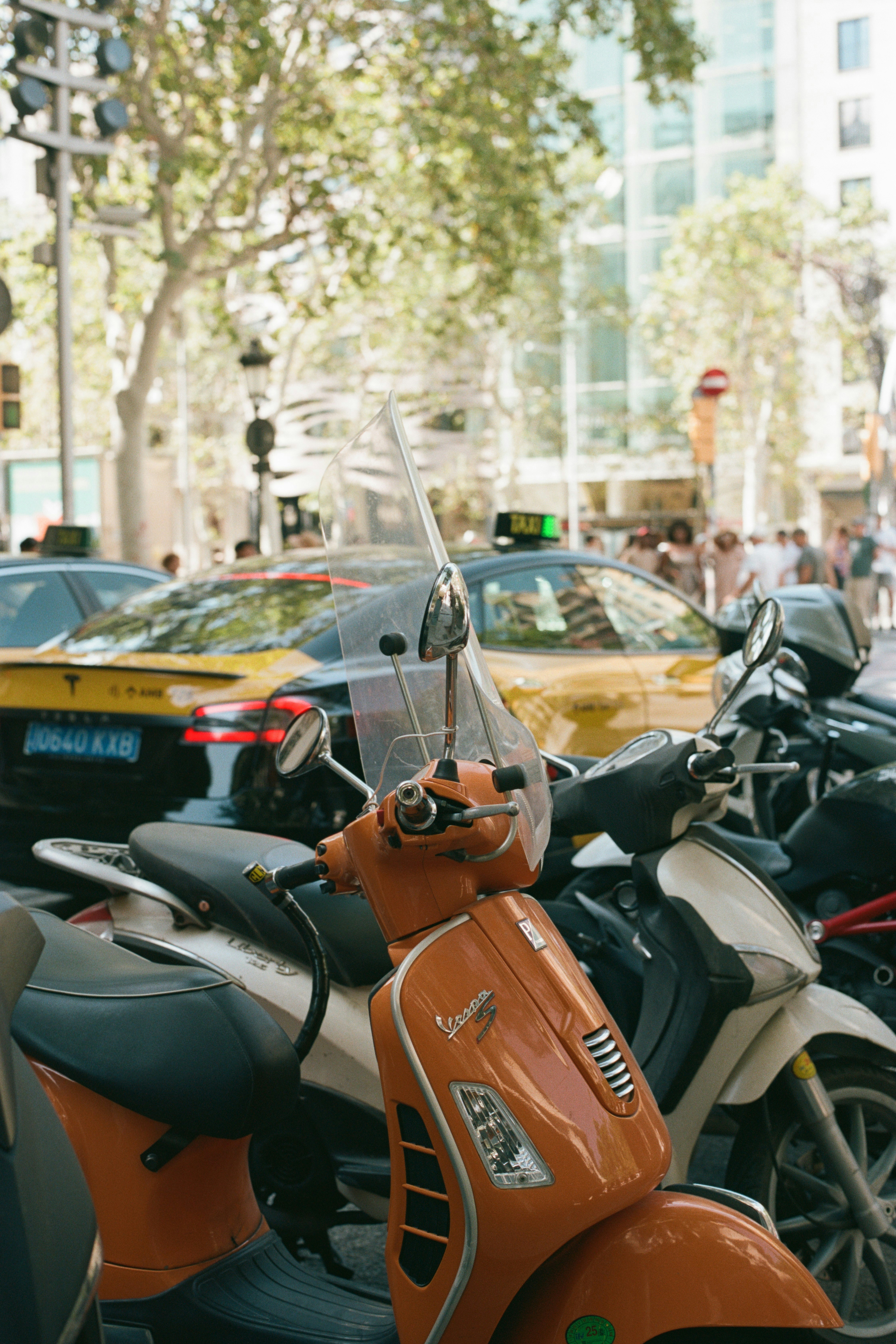 Grúa moto Barcelona cobertura área metropolitana servicio rápido para motocicletas