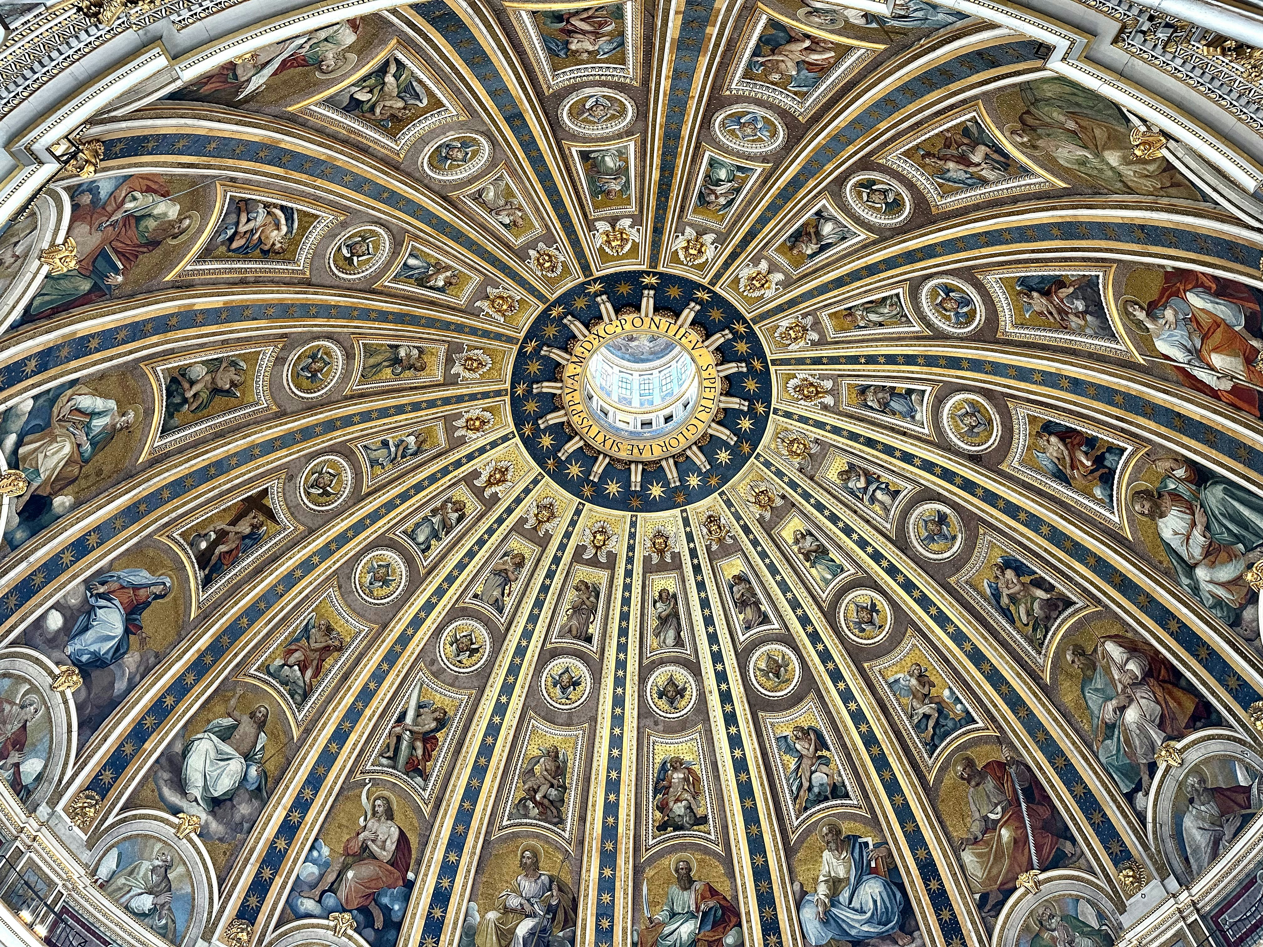 Photo by maximilian_brand