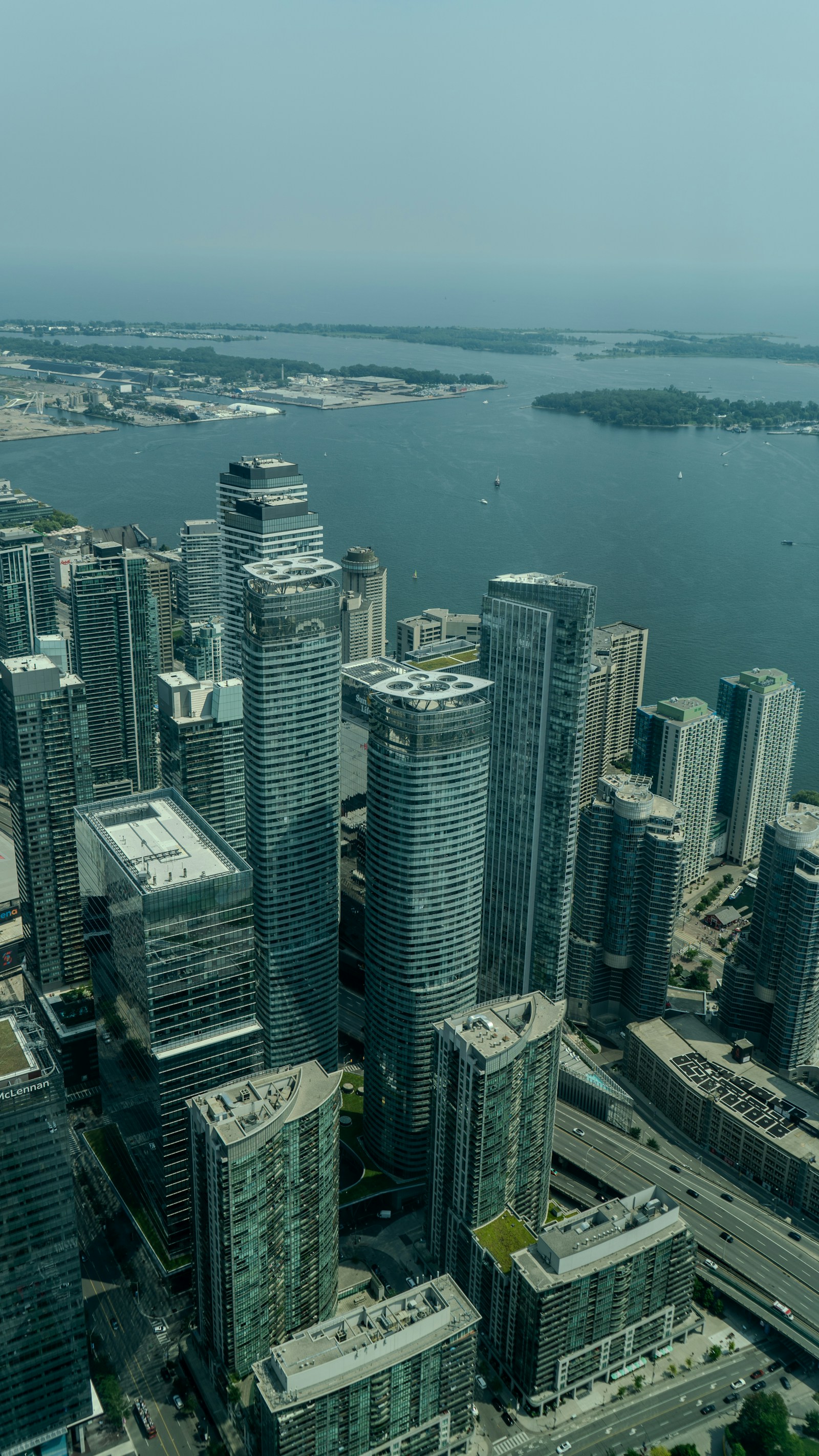 Buy Condo Downtown: Why Working With a Top Agent Matters