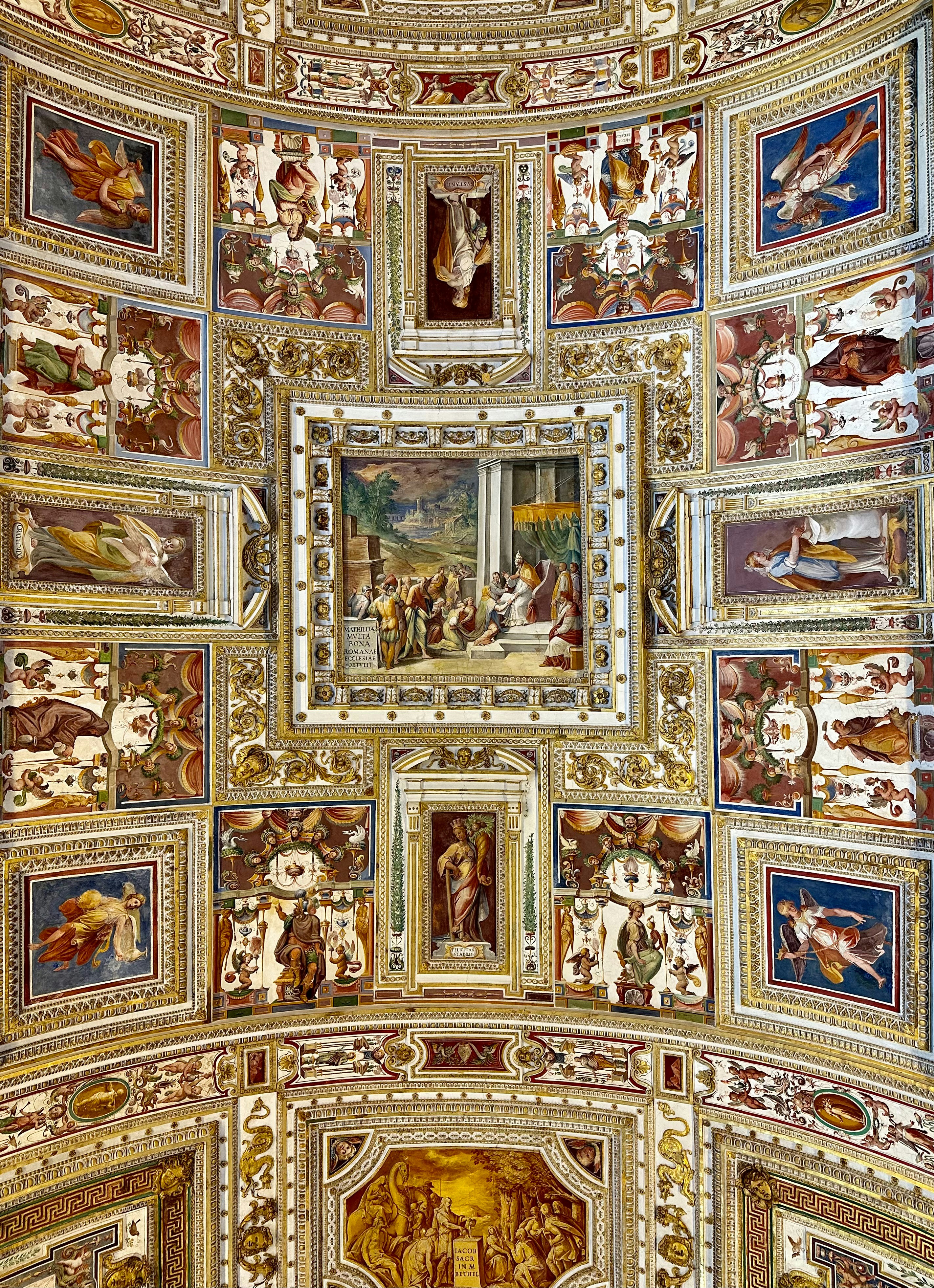 Photo by maximilian_brand