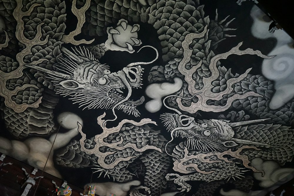 Toàn Lưng Rồng Vàng