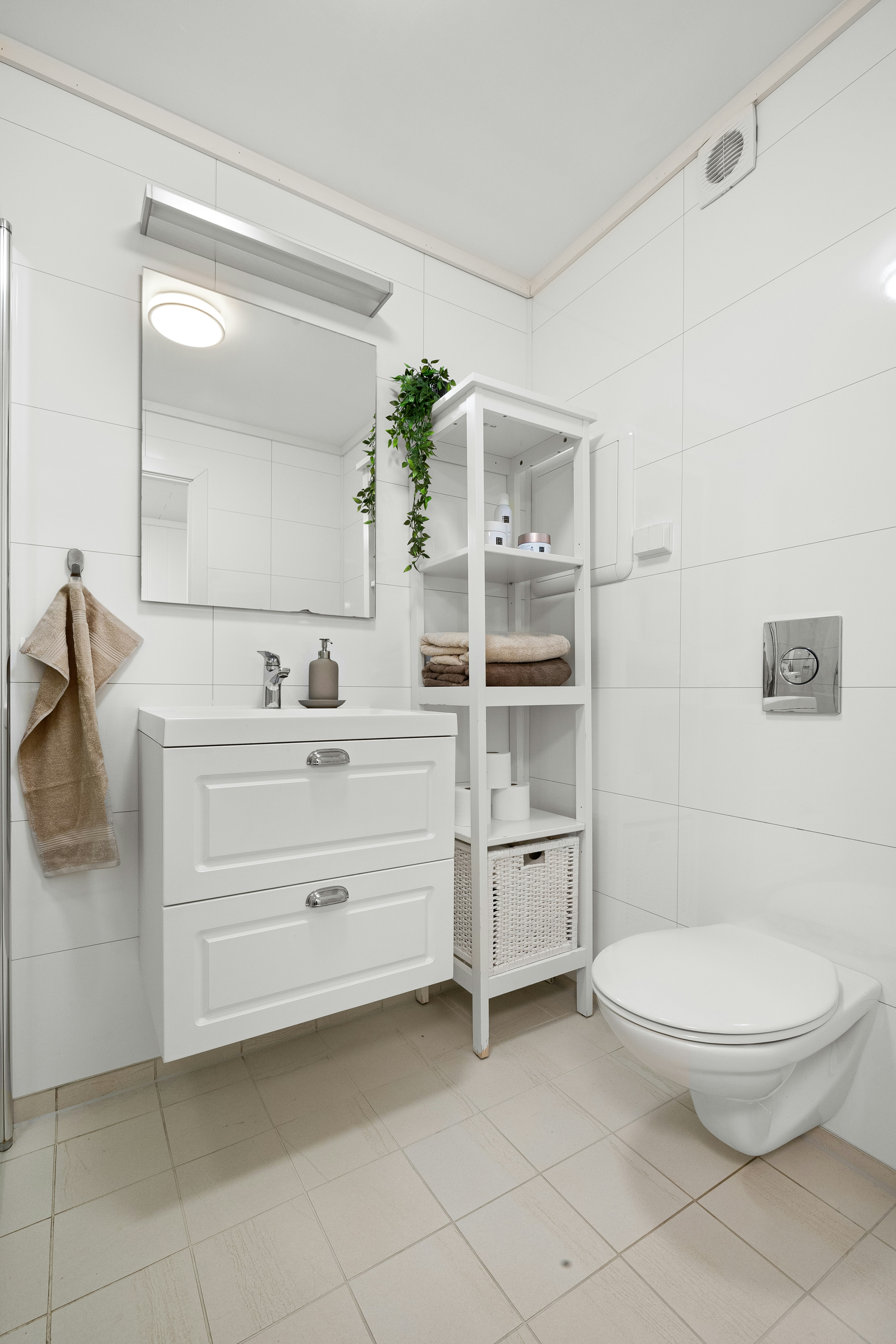 Comment optimiser l’espace dans des toilettes ?