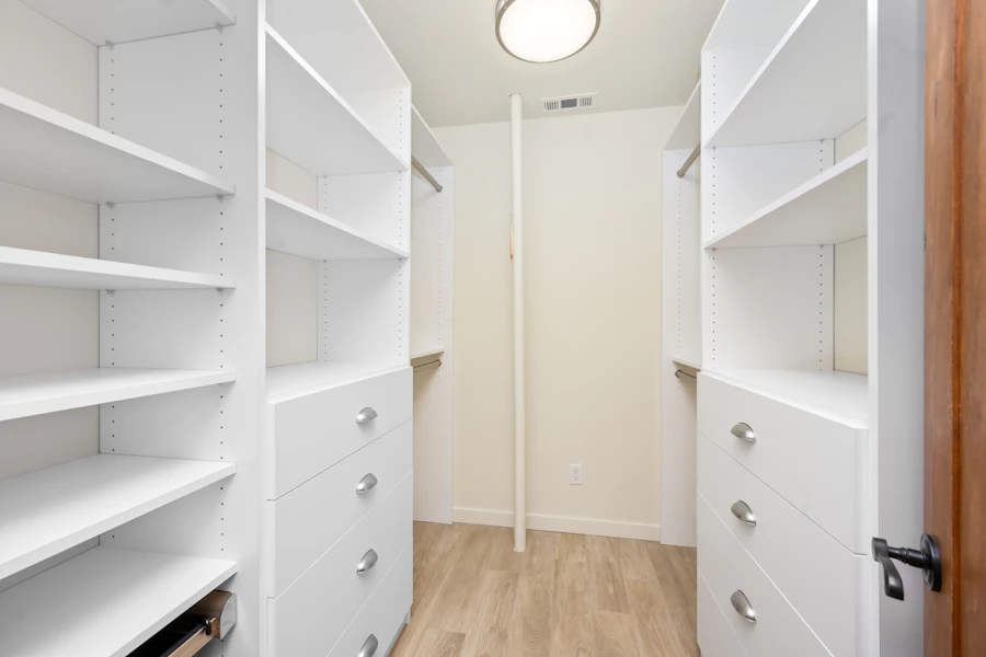 safe and flexible kids room wardrobe storage