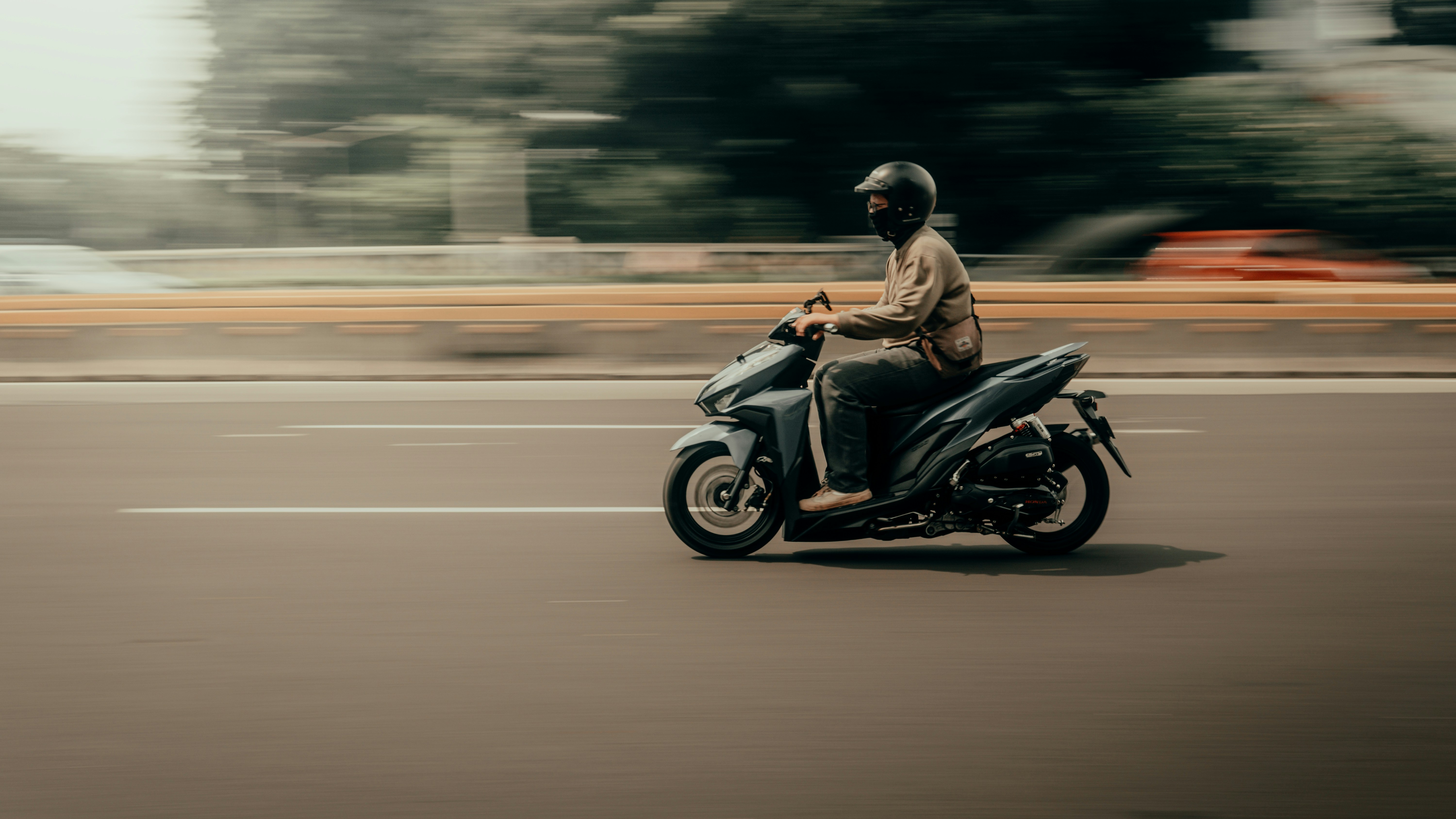 photo-1723259527962-5200db509b92?ixid=M3wxMjA3fDB8MXxzZWFyY2h8MTR8fG1vdG9yY3ljbGUlMjBnYXAlMjBpbnN1cmFuY2UlMjBjb21wYXJpc29ufGVufDB8fHx8MTc3MTE0MjQ2OXww\u0026ixlib=rb-4.1.0