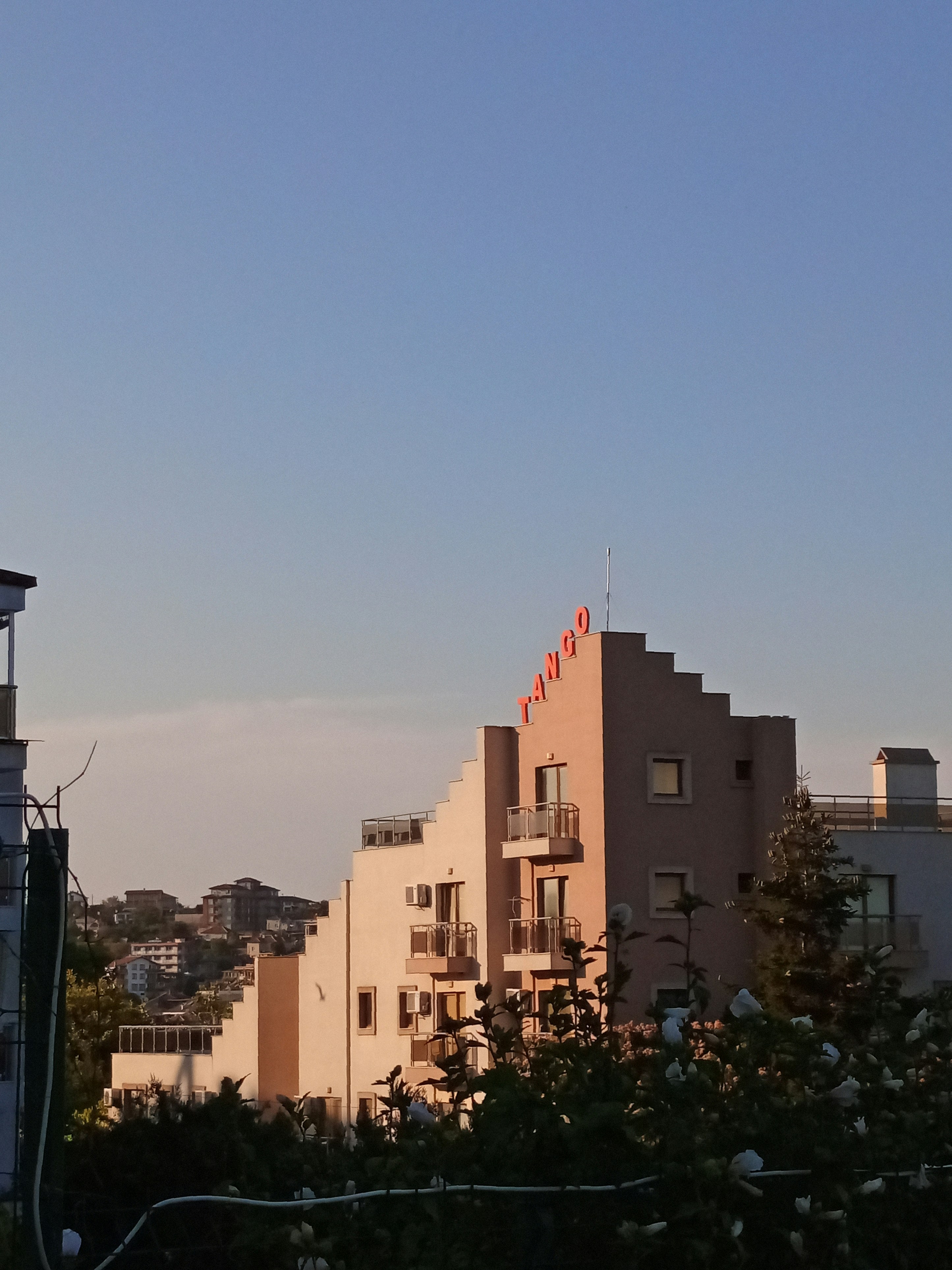 Containers in Montara, CA