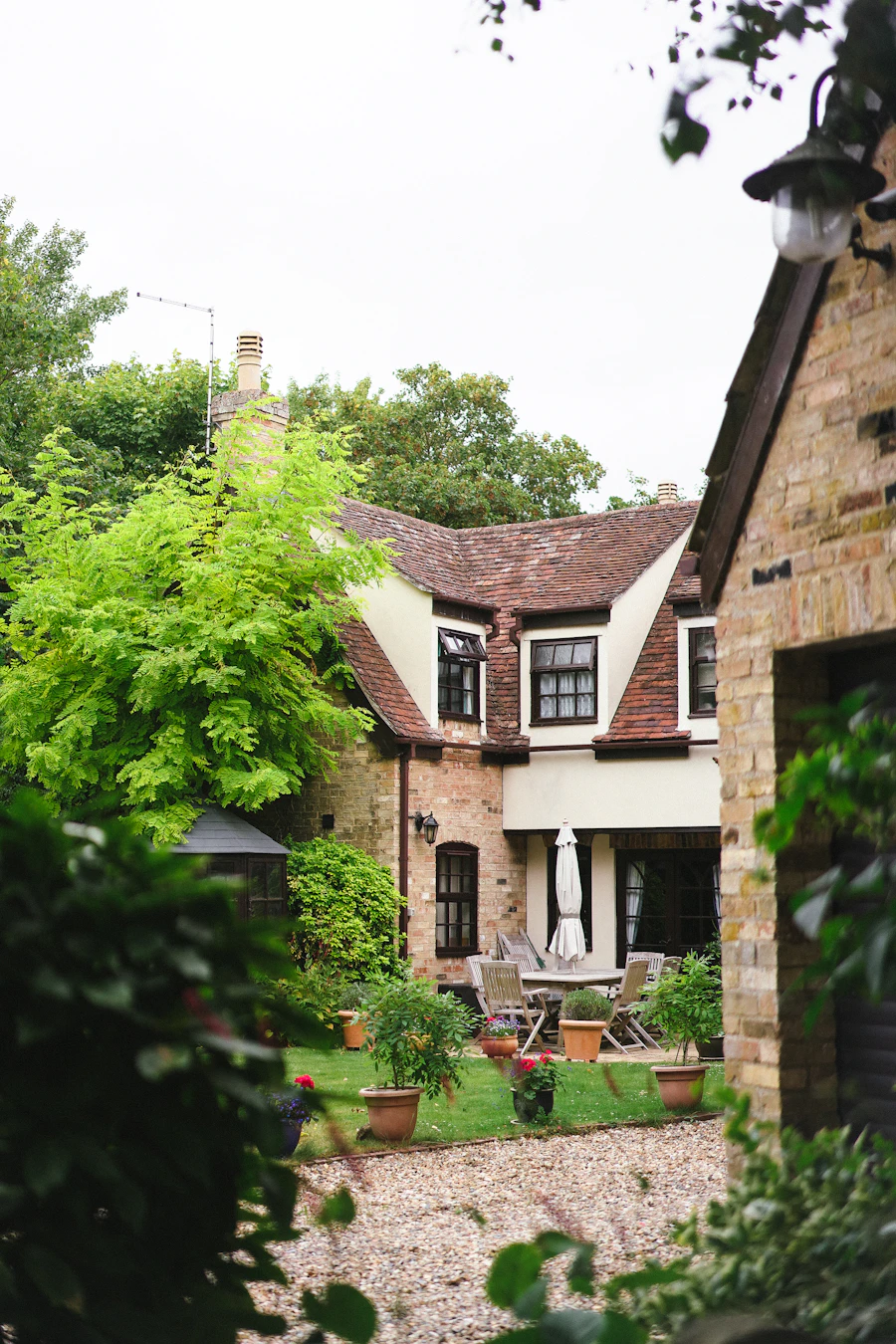 Family semi with the good garden