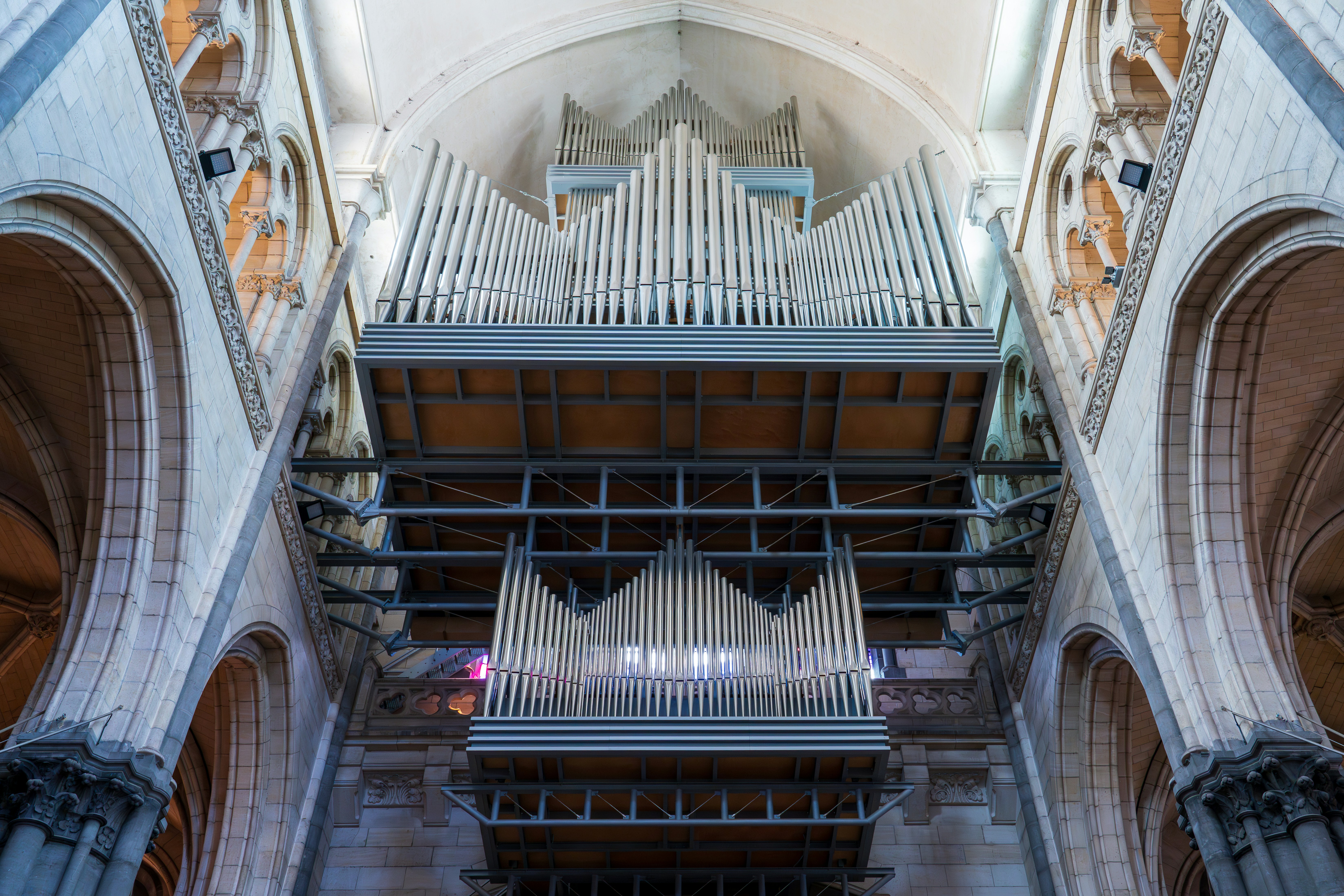 A cathedral with a pipe and organ in it