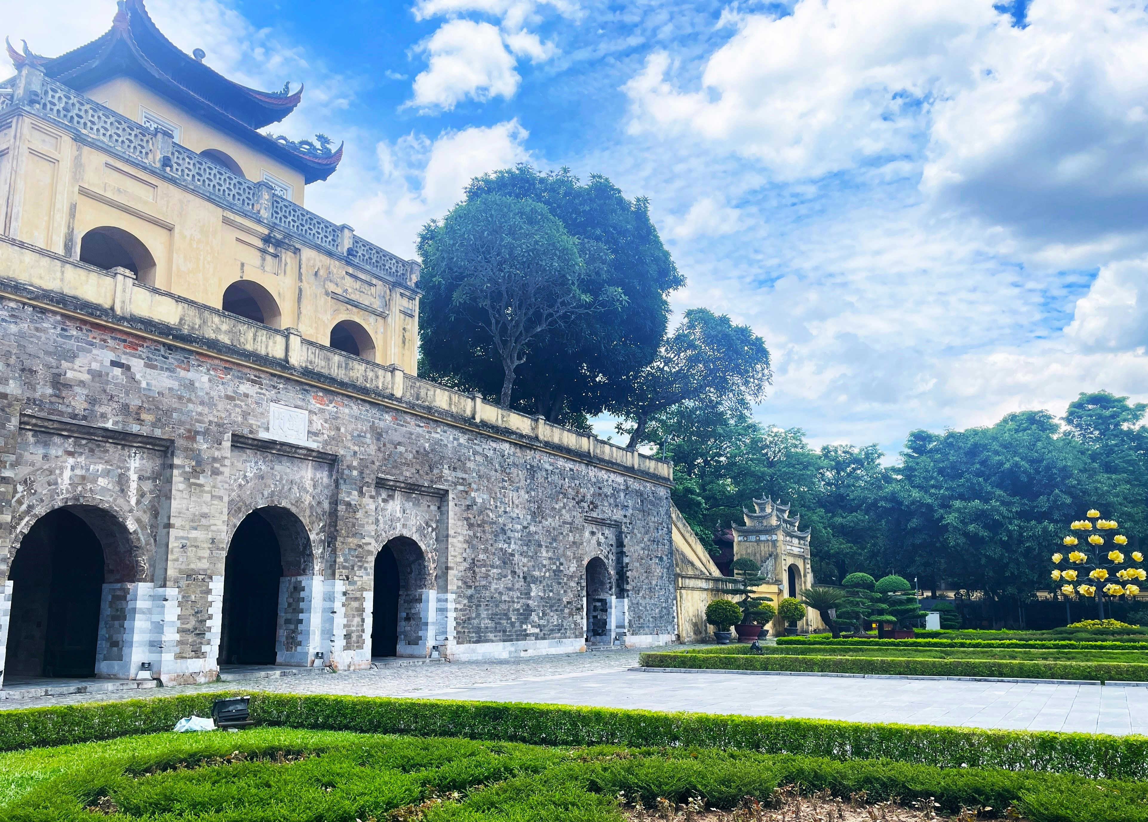 A building with a garden in front of it, Imperial Citadel of Thang Long, Hanoi, Vietnam