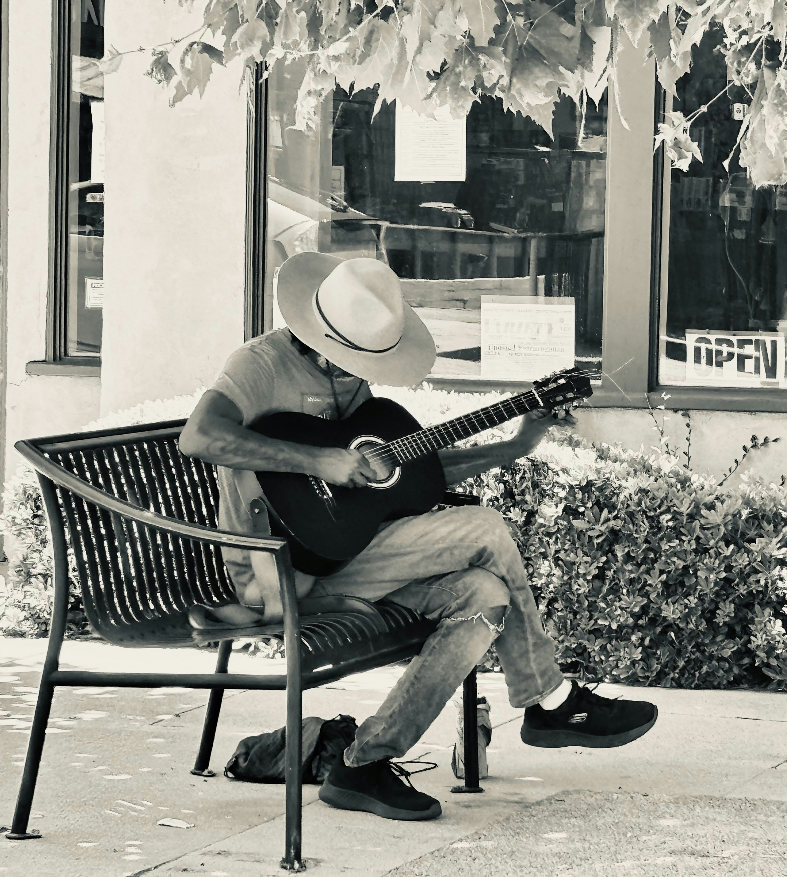 Gitar Akustik Berkualitas Tinggi