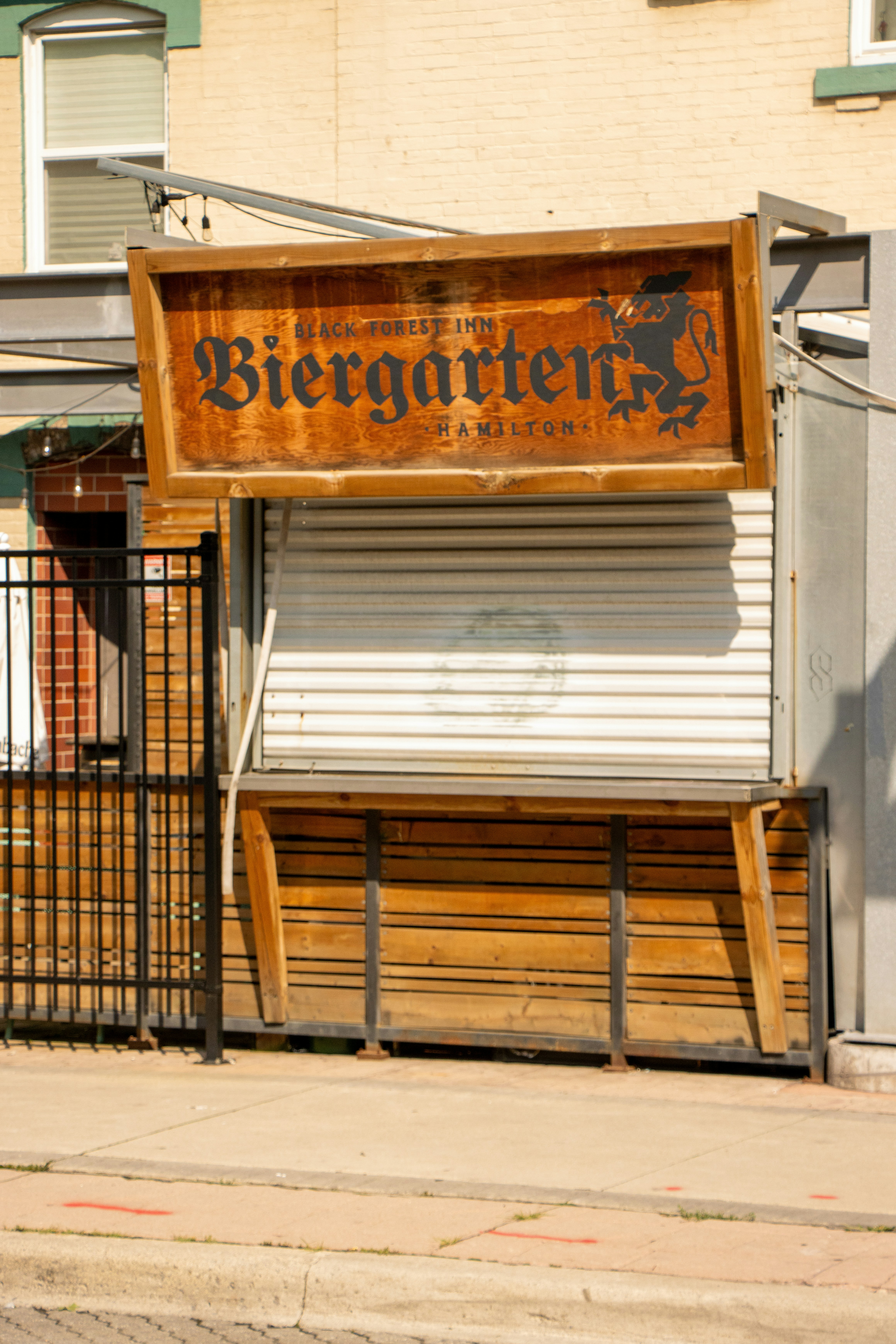 A sign that is on the side of a building