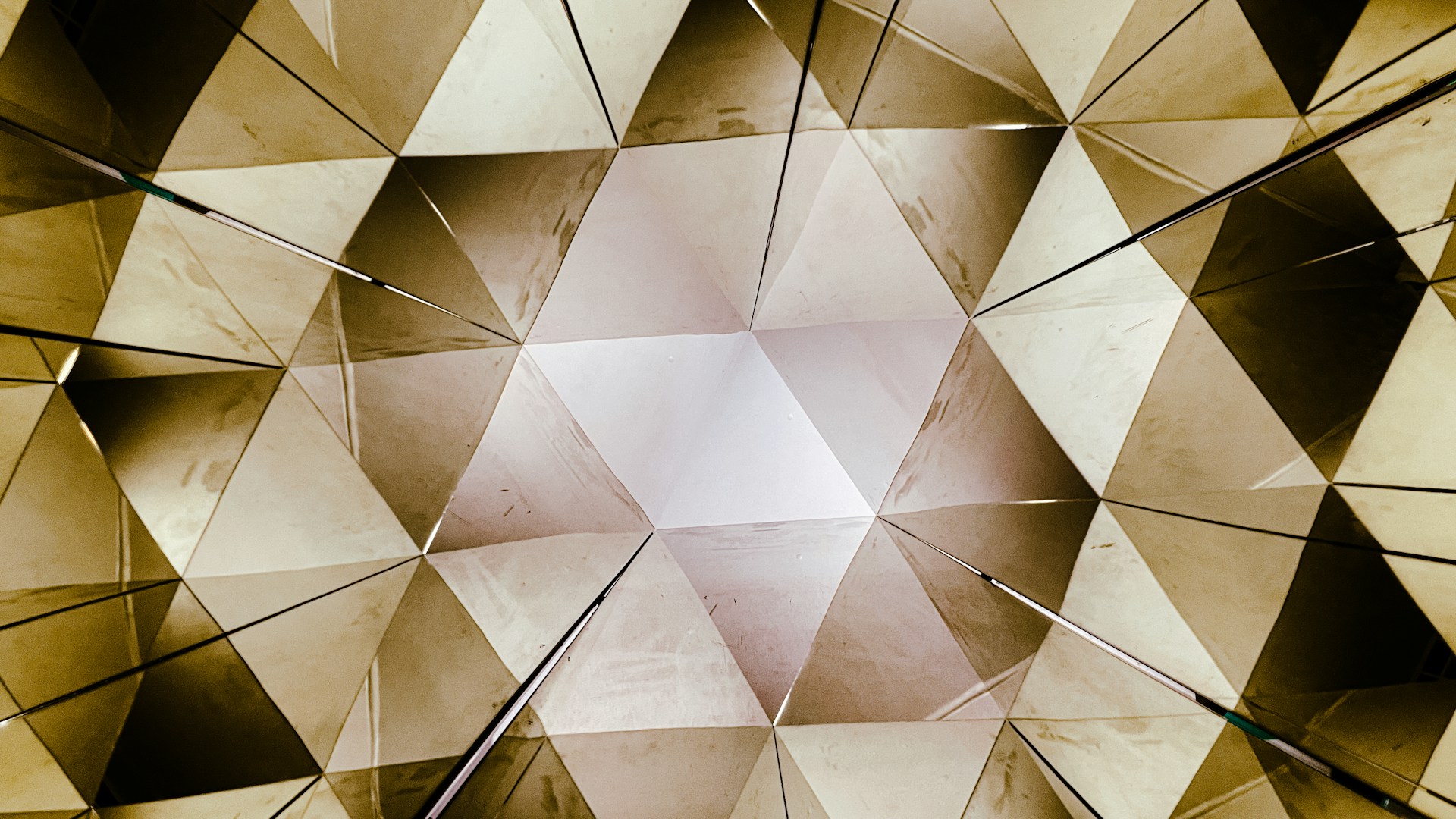 An abstract image of a diamond shaped object