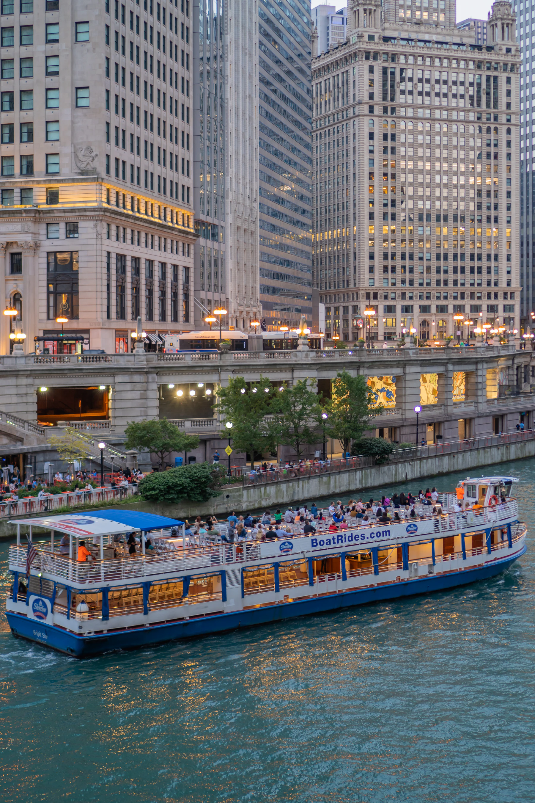Chicago architecture boat tour on the river