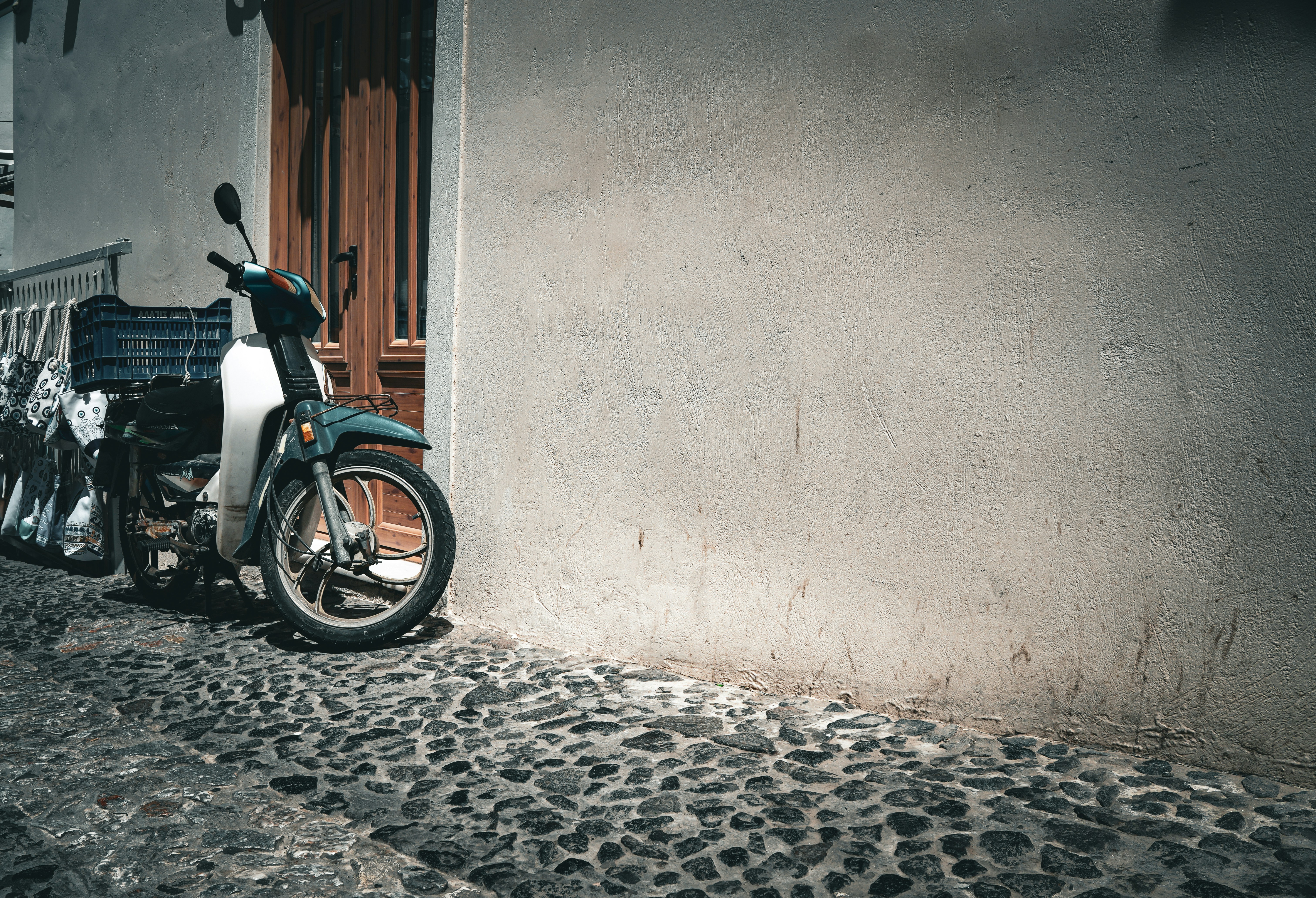 Photo by zhouyudesign