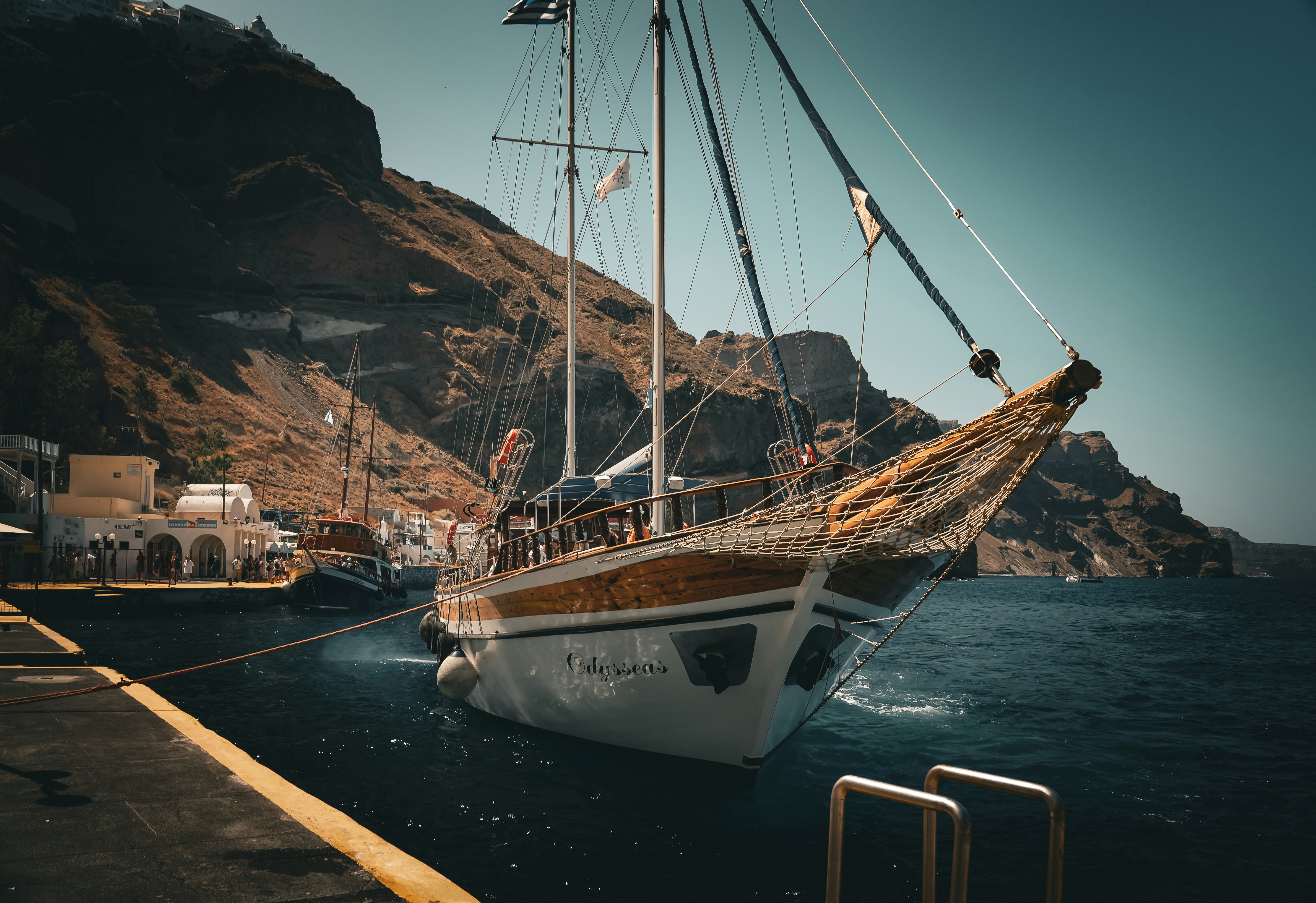 Discover the Charm of Exo Gialos Beach