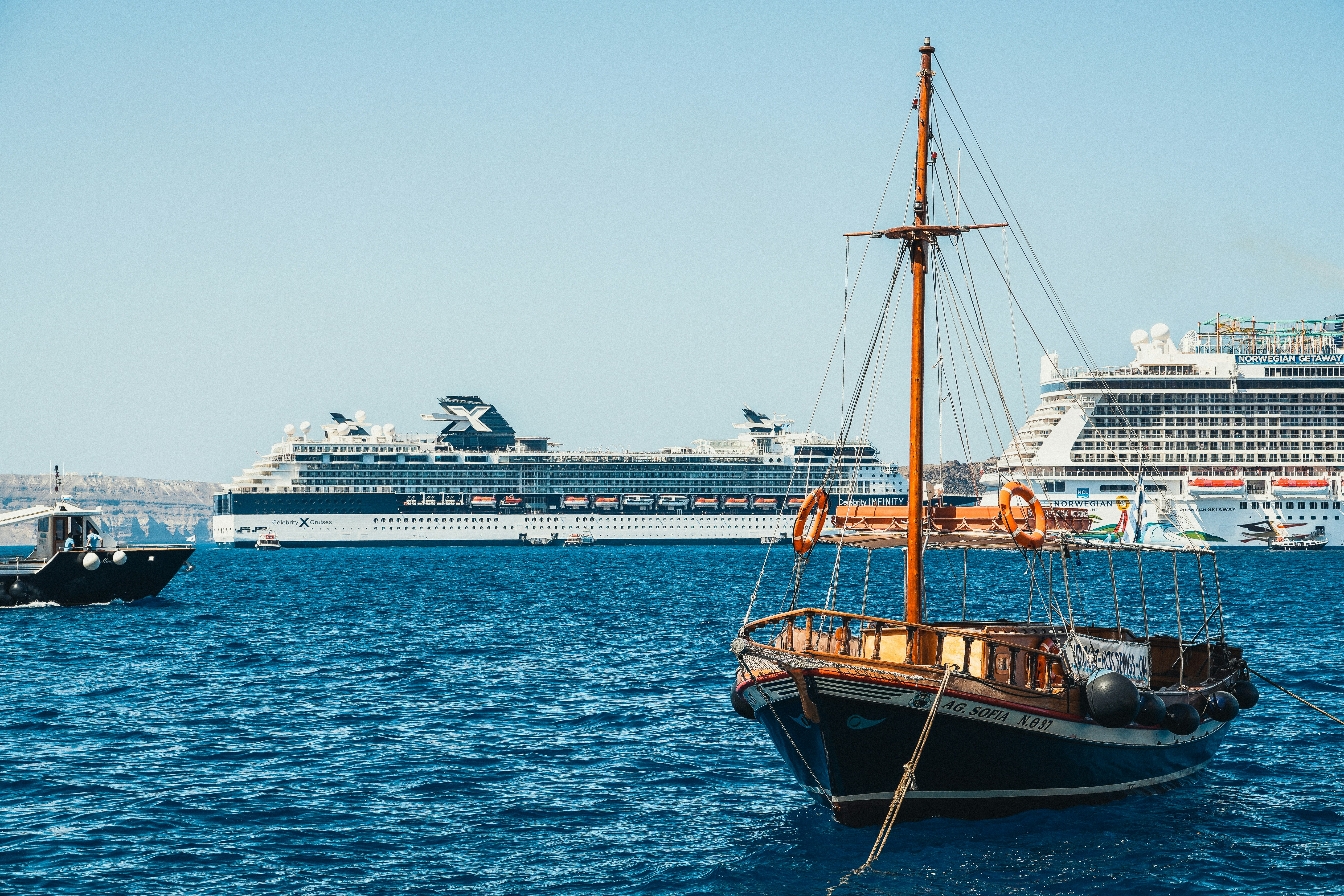 Exploring Kamari Beach from Fira: A Family Adventure