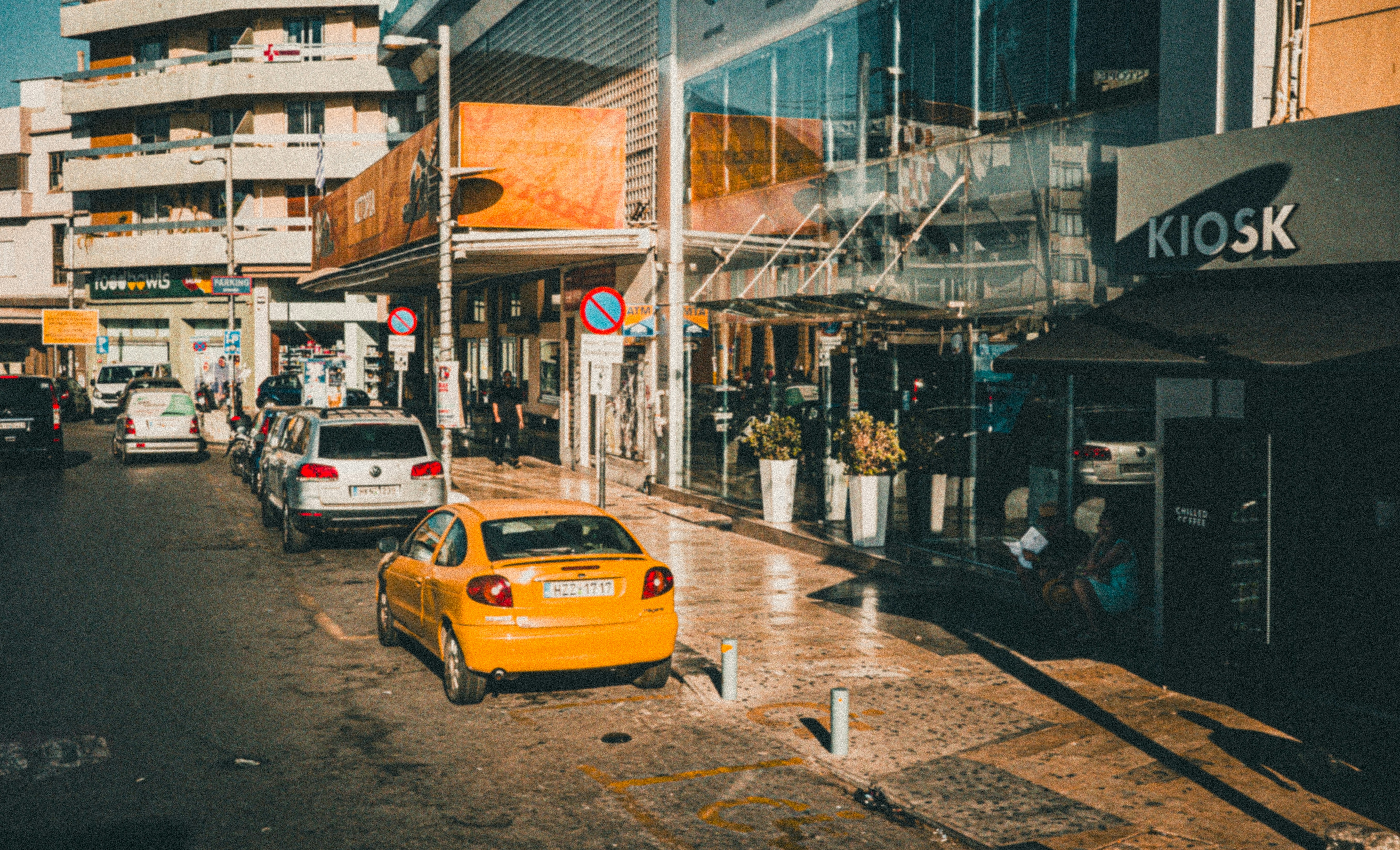 Photo by zhouyudesign