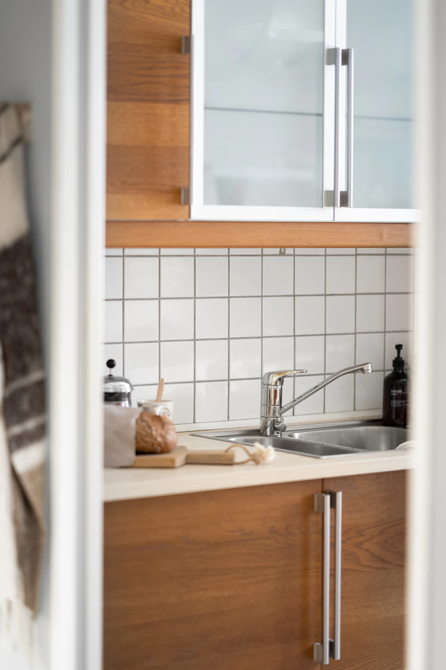 Wooden kitchen with tile