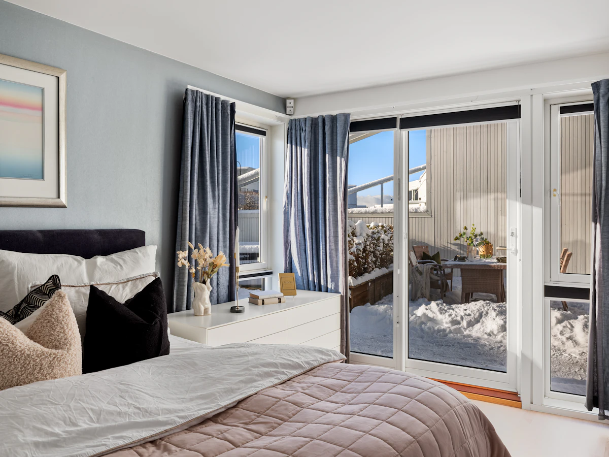 Sliding Windows: Bedroom Sliding Glass