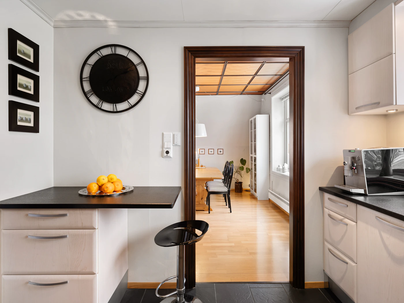 Kitchen countertop and backsplash renovation