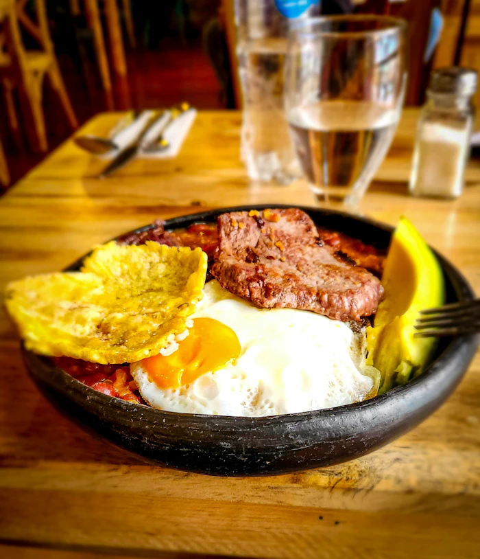 Bandeja paisa servida