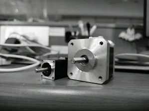 Componenti elettronici industriali per applicazioni automotive e automazione tecnica