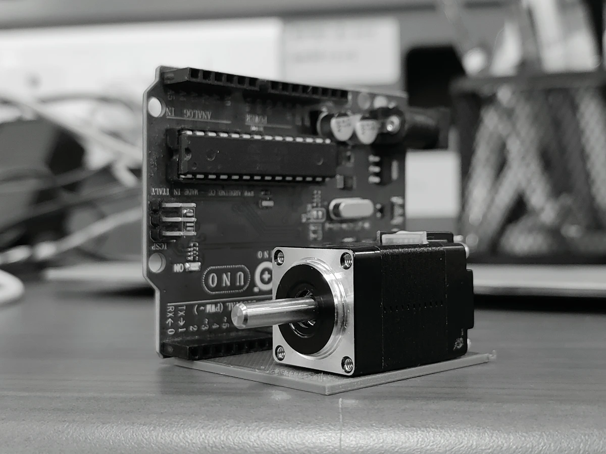 Terminal showing Servo building with mach build