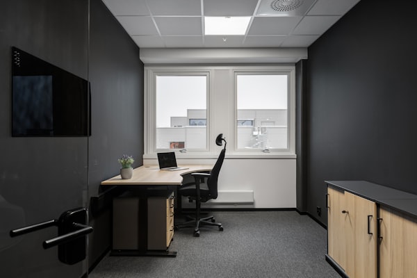 Unlimited PTO vs. Accrued PTO: The Real Difference (And Which One Your Team Will Actually Use)