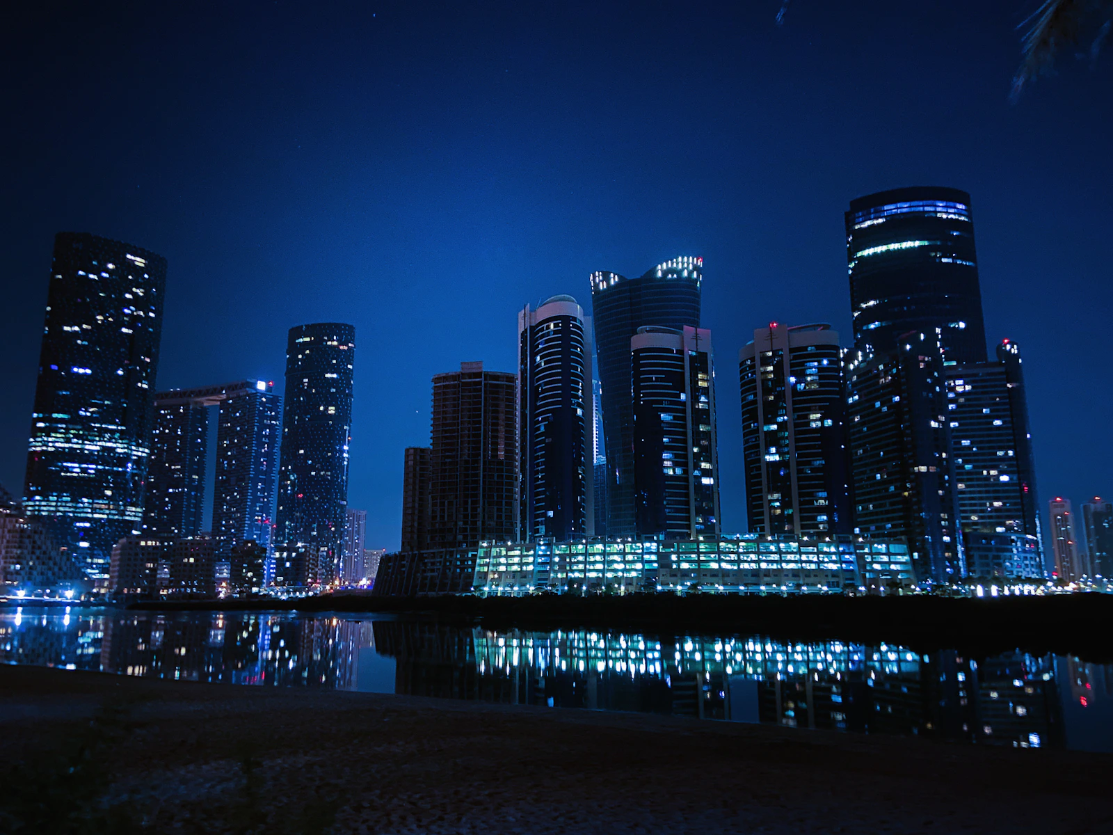 Photo · Elias Shehadeh / Unsplash