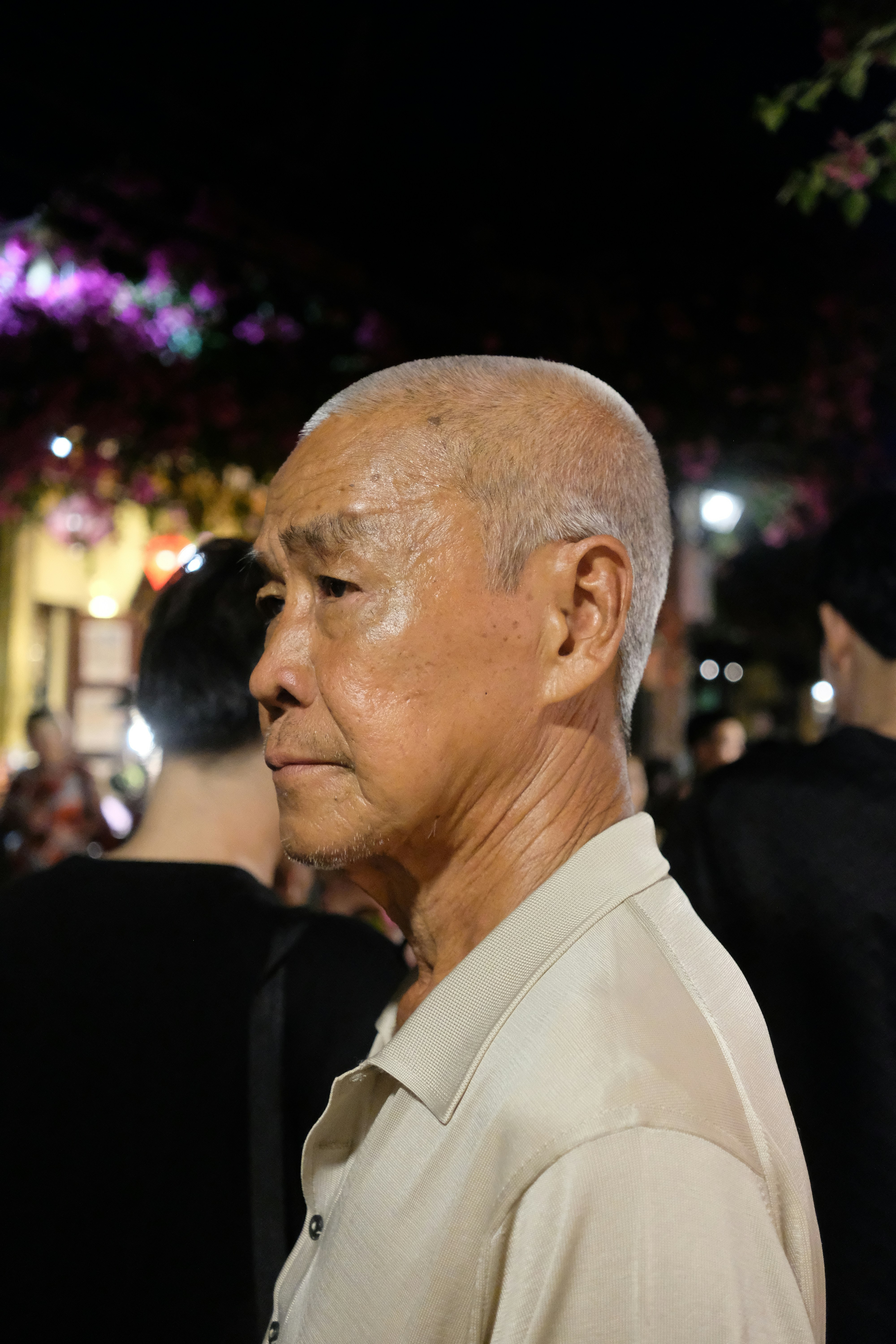 A man standing in front of a crowd of people