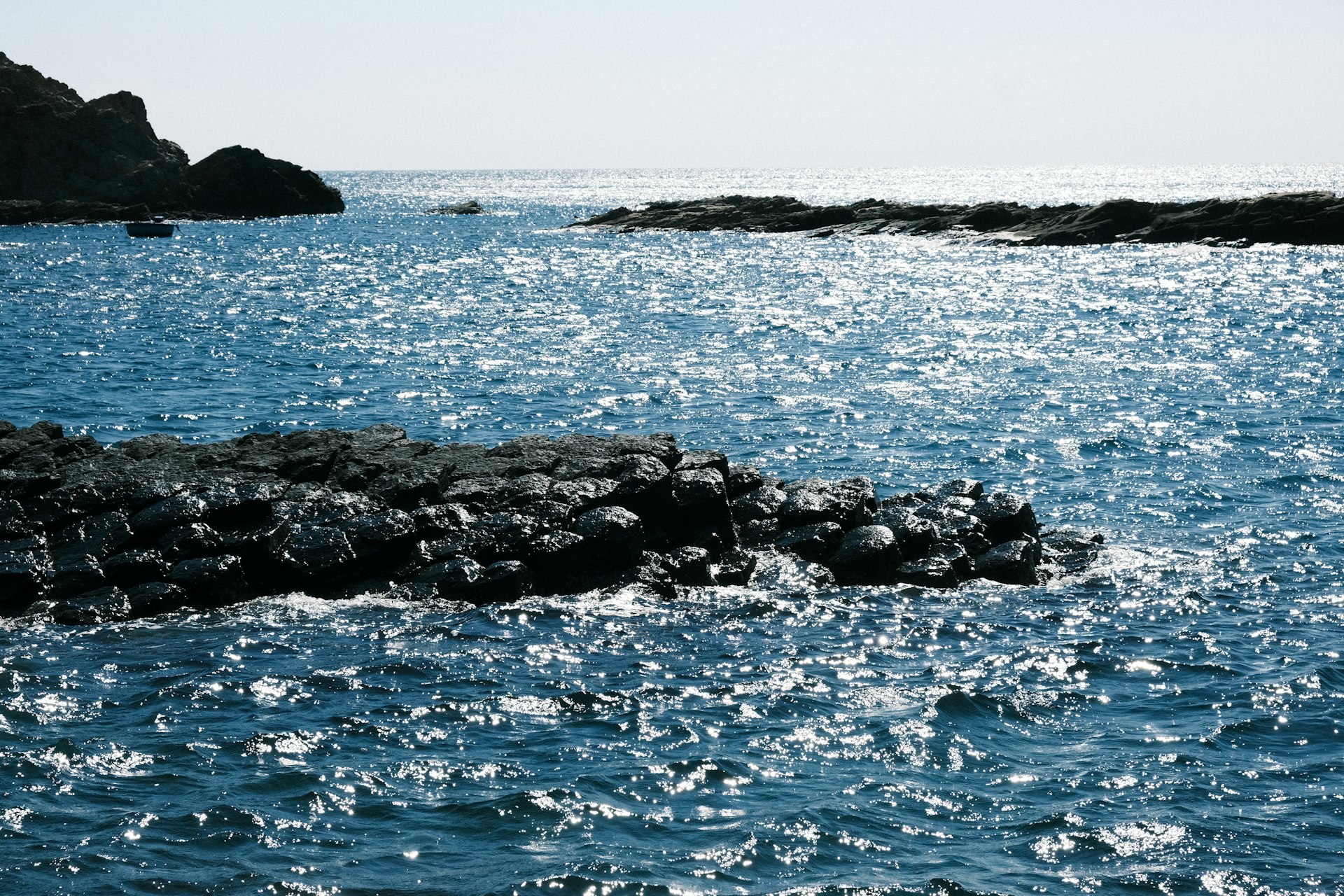 Water landscape with rocks in the center
