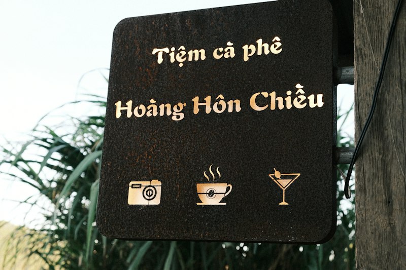 Ly cà phê sữa đá — chủ thể case study 10 góc chụp