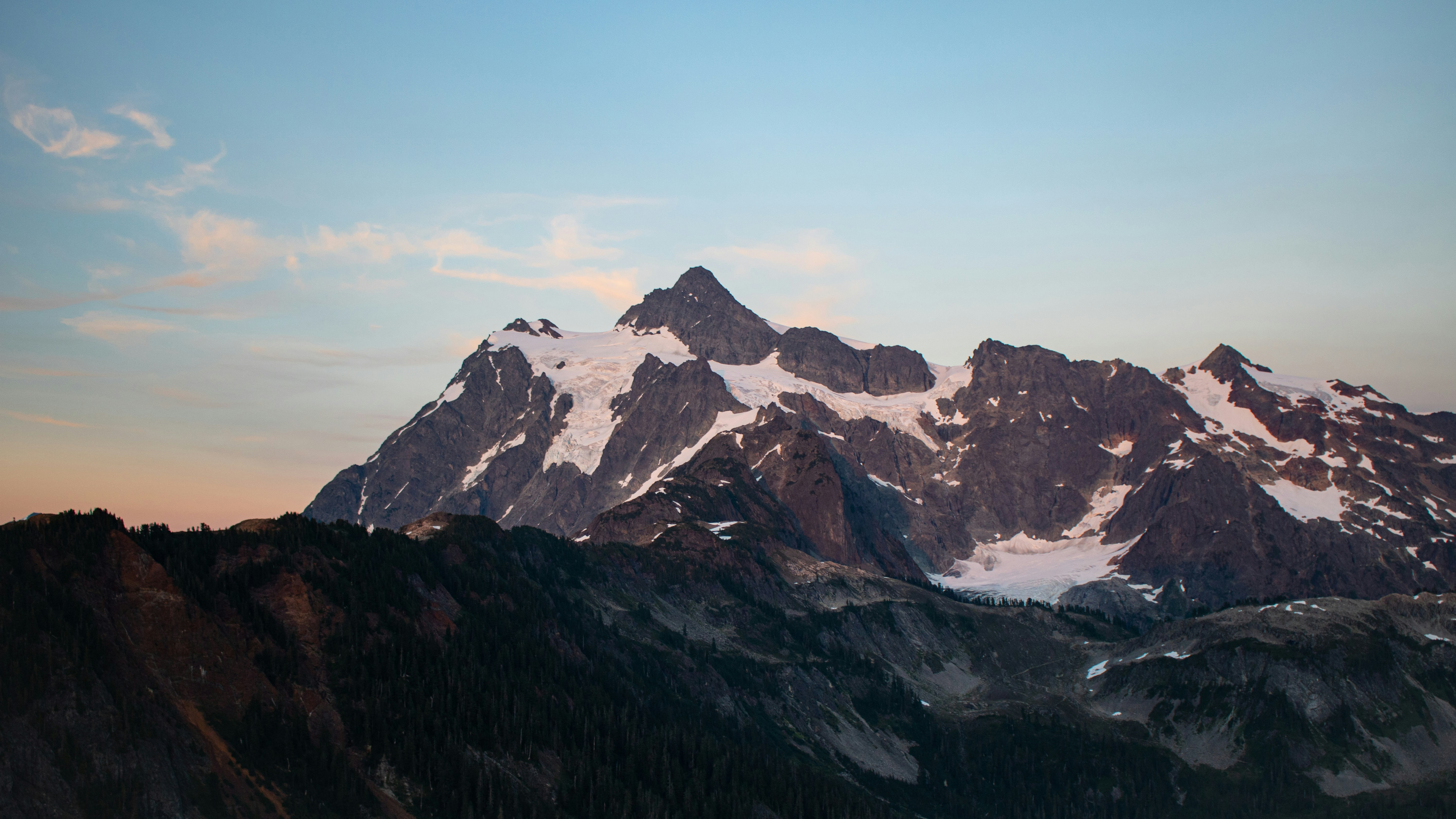 Una vista de una montaña con nieve foto – Imagen de Fondo gratuita en  Unsplash, image size:3000x1688